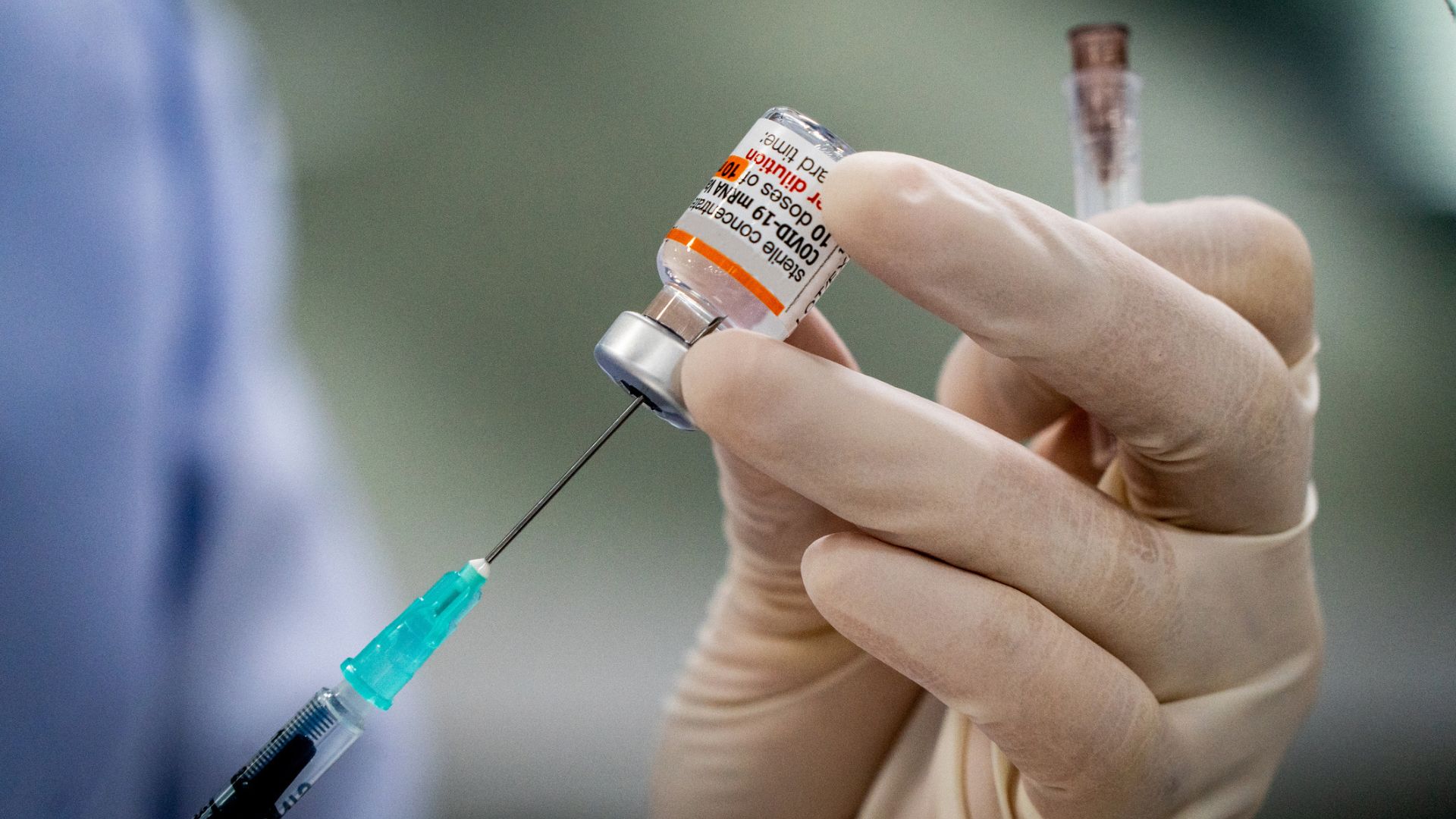 https://cms.interestingengineering.com/wp-content/uploads/2024/03/A-COVID-19-vaccine-jab-being-prepared-to-administer-.jpg