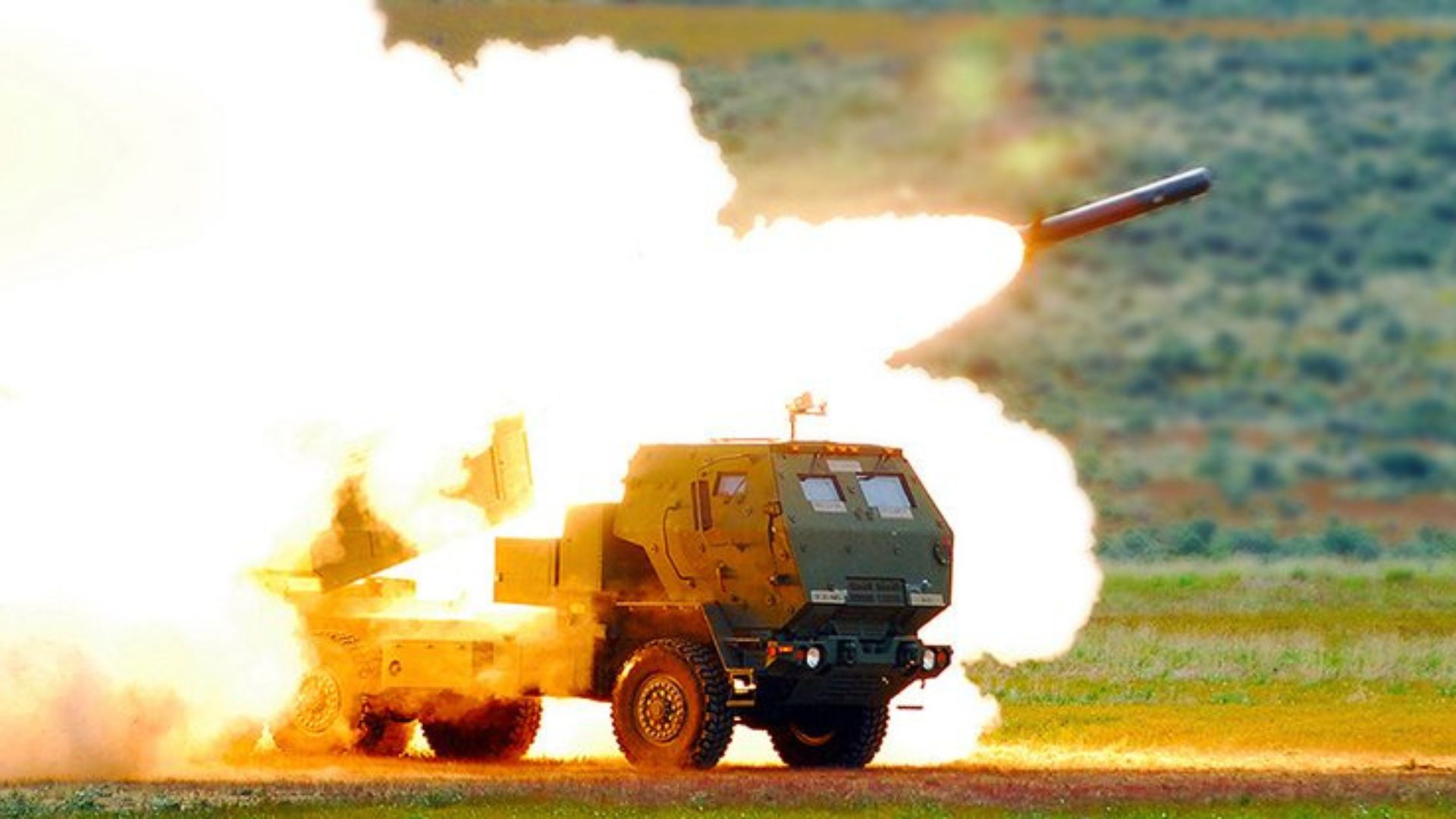 Удар himars по колонне