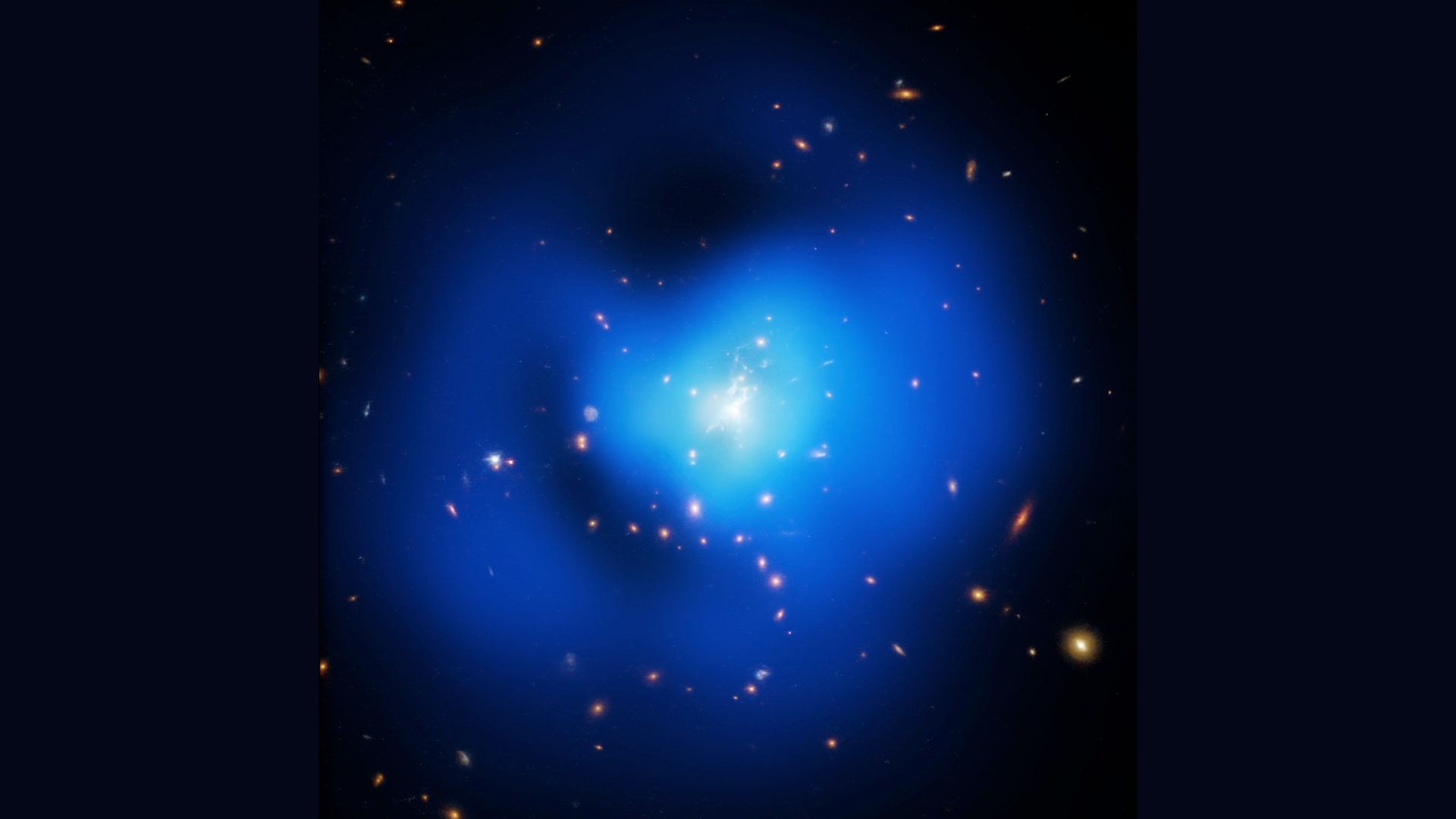 Image composite du télescope Hubble et du télescope Chandra. 