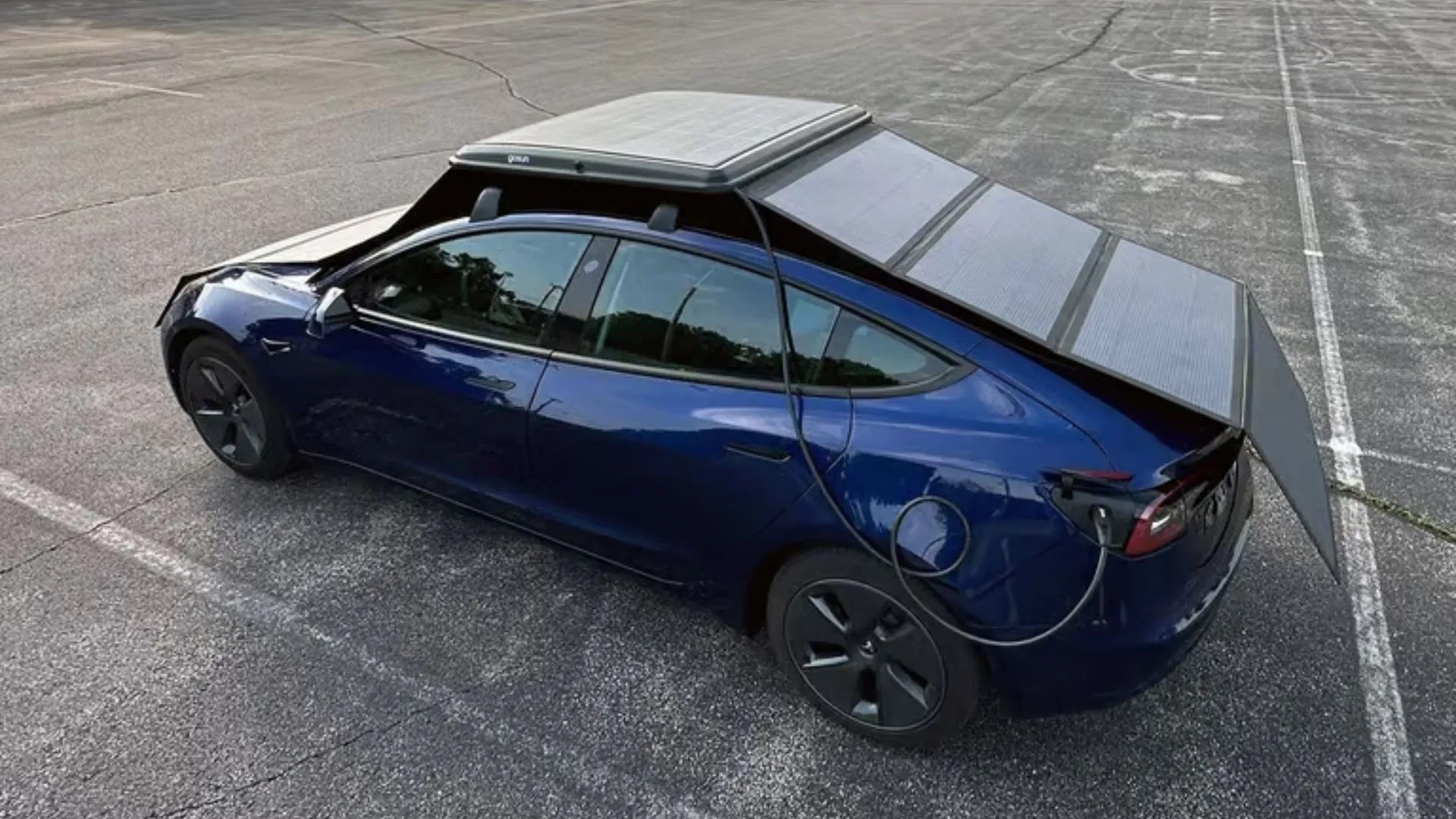 Photos: GoSun's EV solar charger transforms car roof into power plant