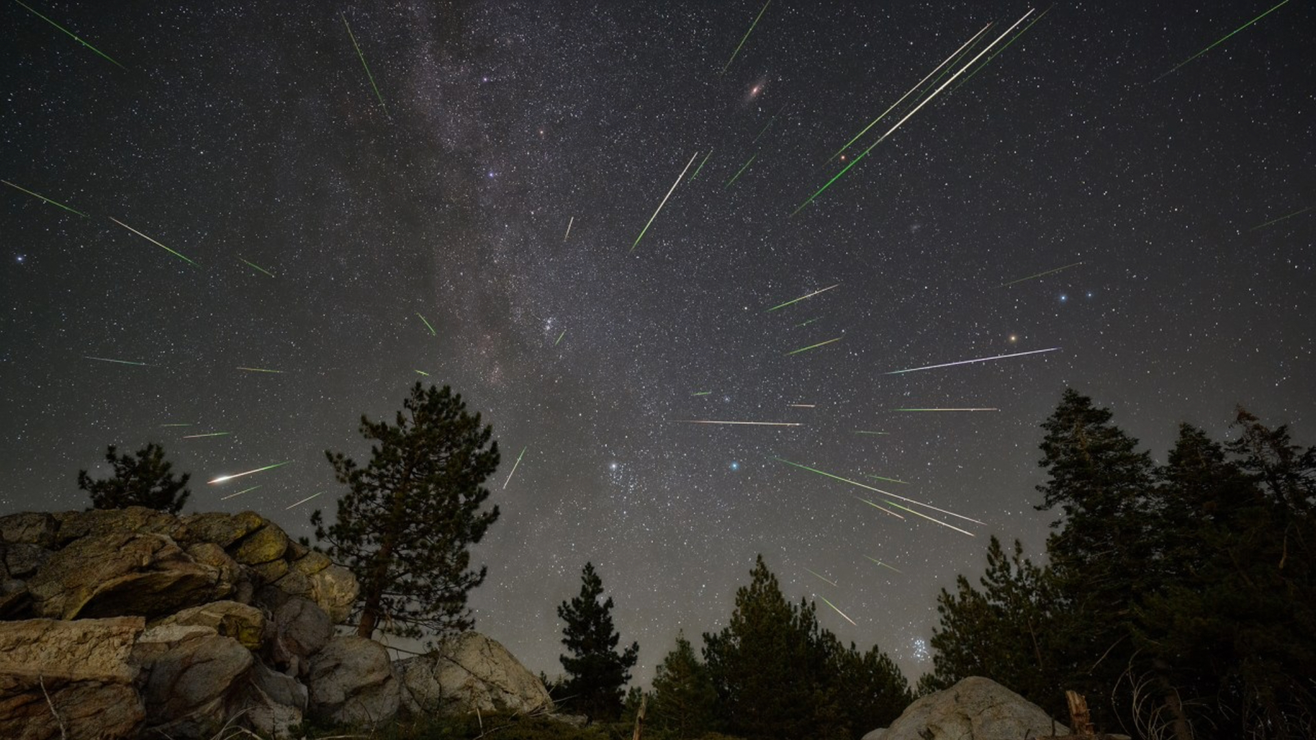 METEORページ Perseid meteor shower peak hour to present 100 flashes in August