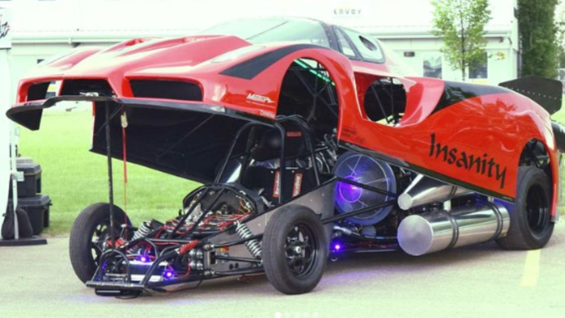 World’s first car packs 18,000+ hp with 2 Rolls-Royce jet engines