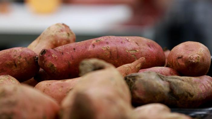 A photo showing sweet potatoes.