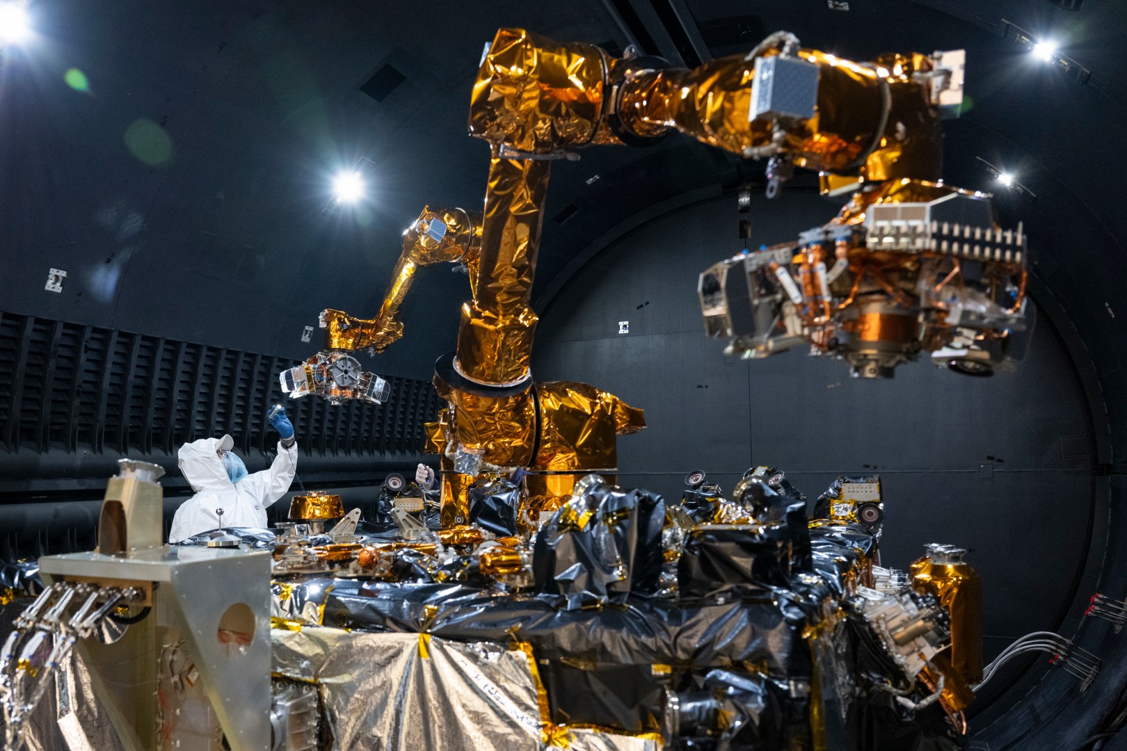 US builds super robot mechanic for in-orbit satellite repair challenge