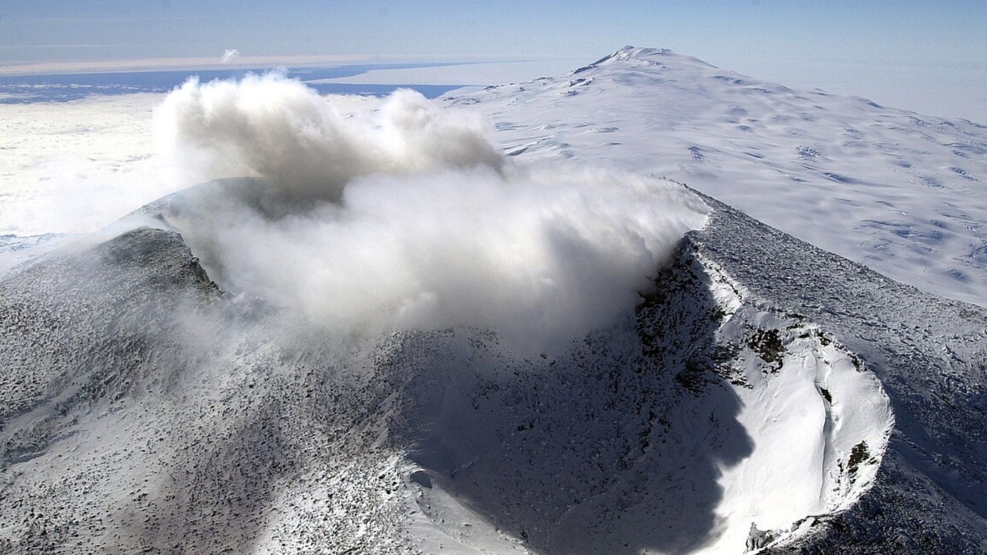 Fast Antarctic ice soften threatens to rouse 100 volcanoes from hell