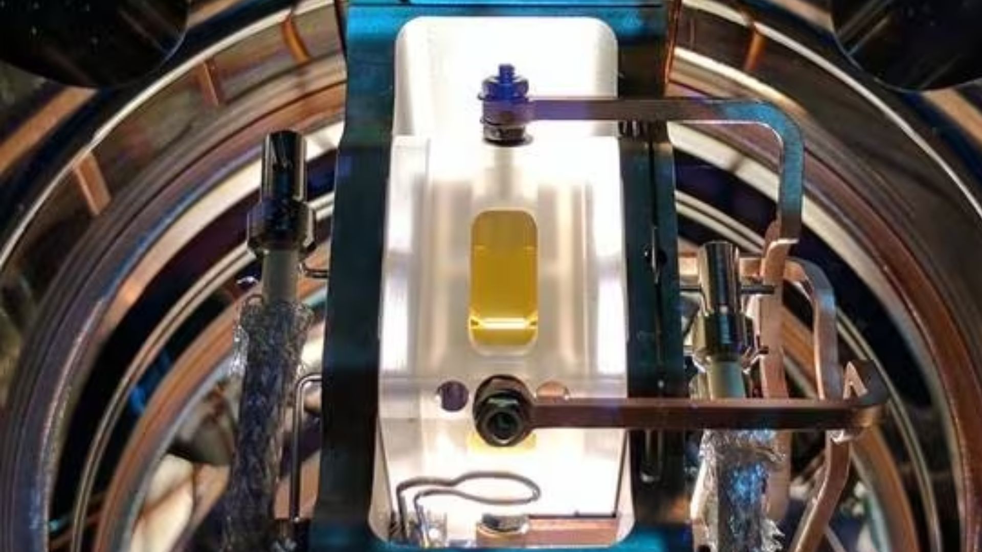 World's 1st real-time atom dance in light-driven events captured