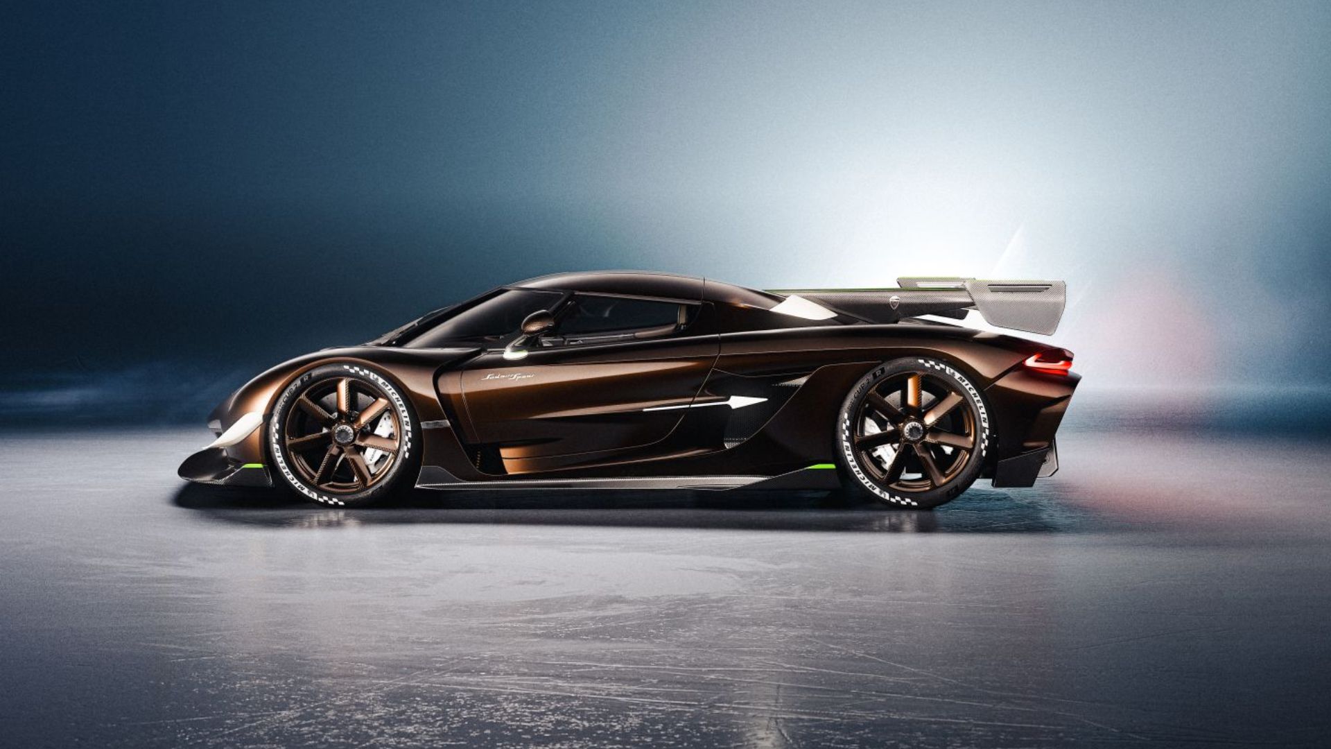 Siêu xe Koenigsegg với tốc độ 46.000 vòng/phút phóng năng lượng phản lực trên bốn bánh xe