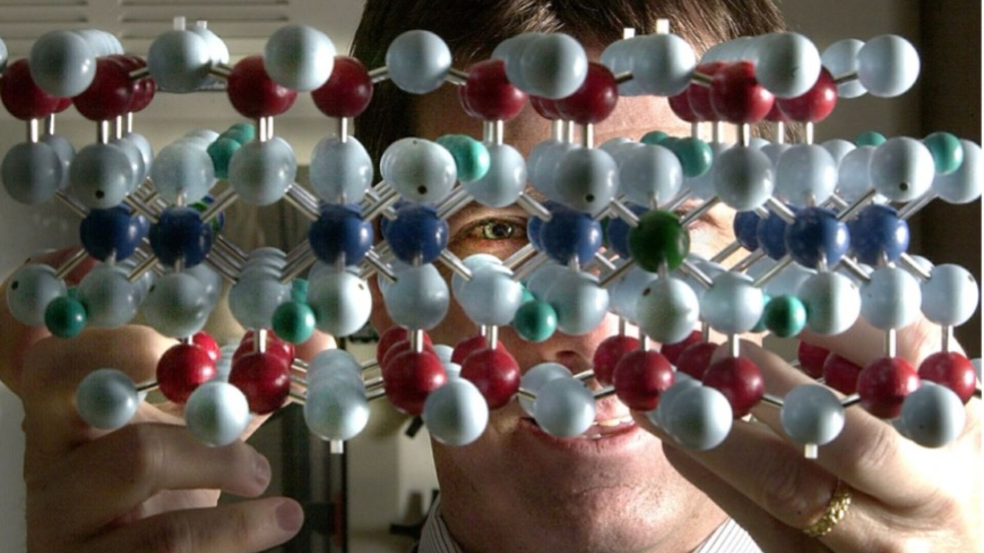 Cheapest carbon fix? Common clay may help capture CO₂ from the air