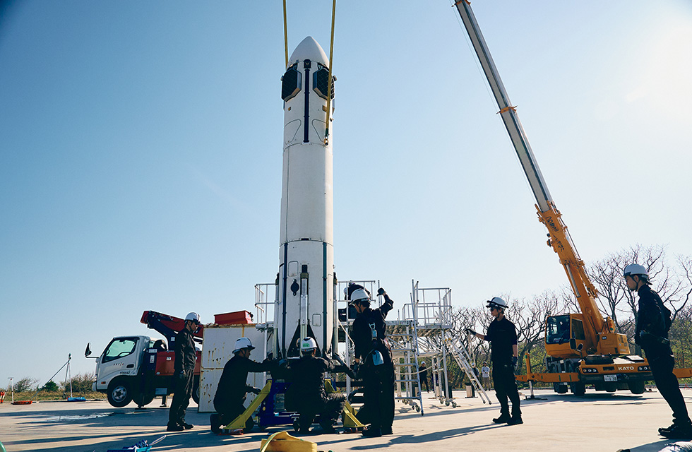 Honda stuns world with reusable rocket launch and landing in Japan