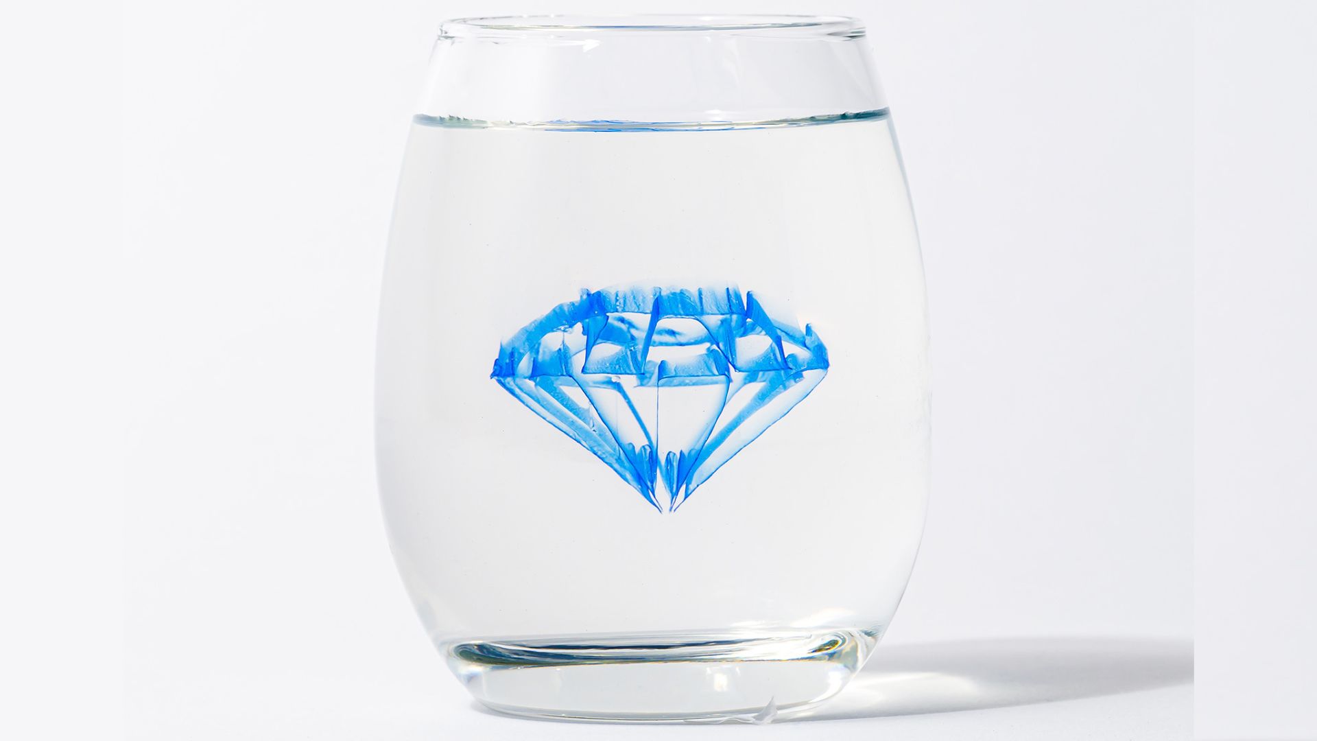 Lidris robot makes 3D floating illustrations inside drinks in real time