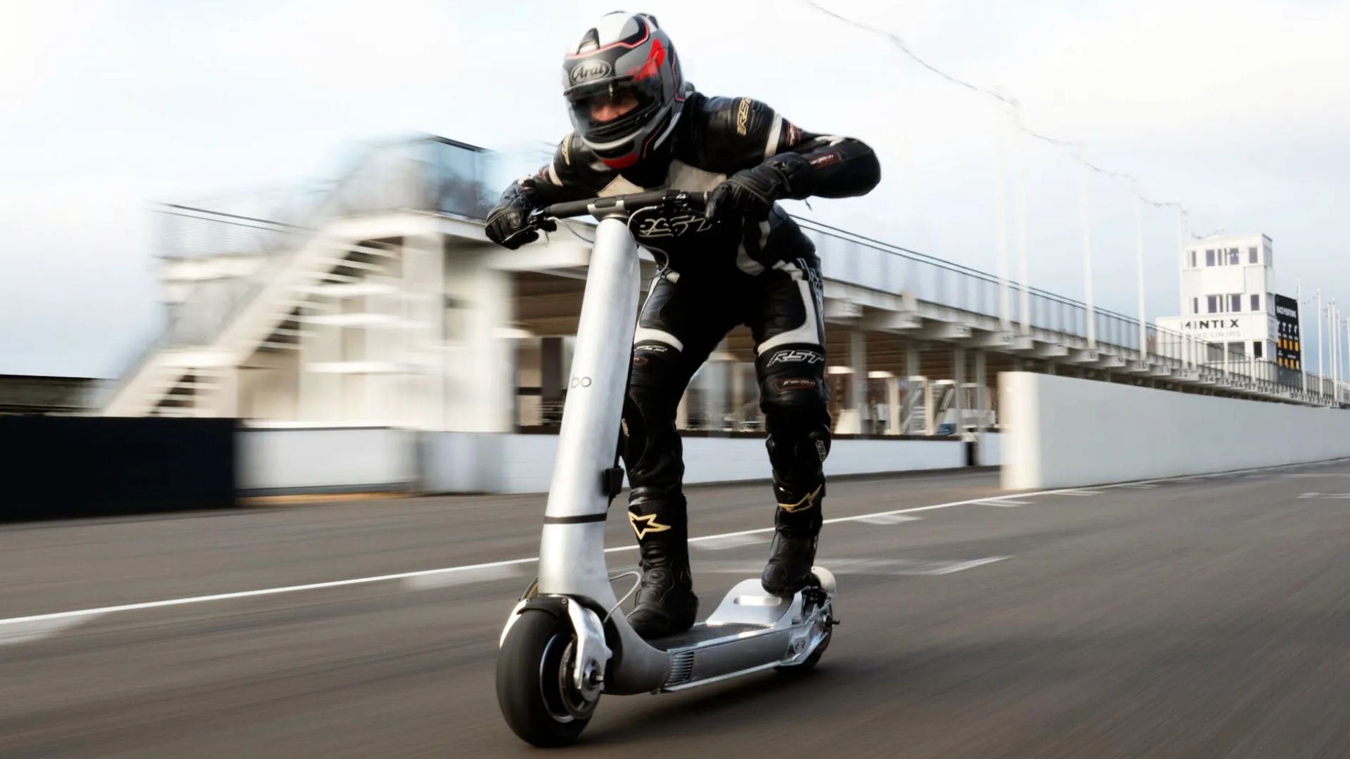 This electric scooter targets 100 mph record for world's fastest position