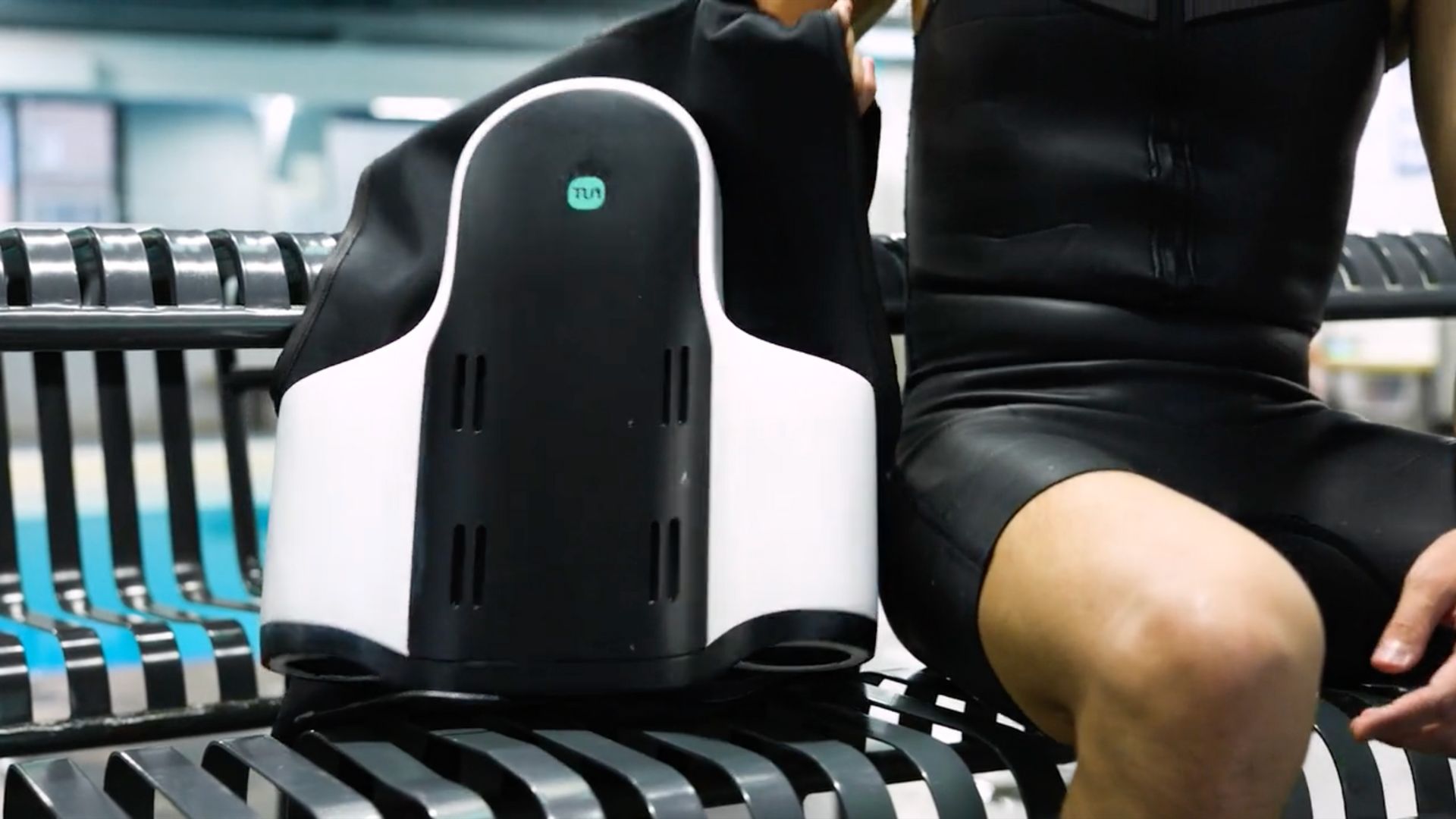 Backpack-style jetpack lets divers fly in sea hands-free for 90 mins