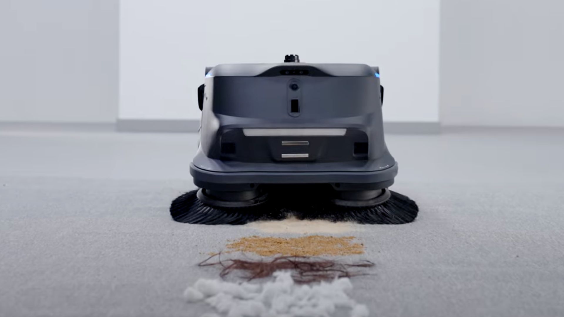 Robot hút bụi của Trung Quốc làm sạch sàn nhà máy với công suất hút gấp 200%