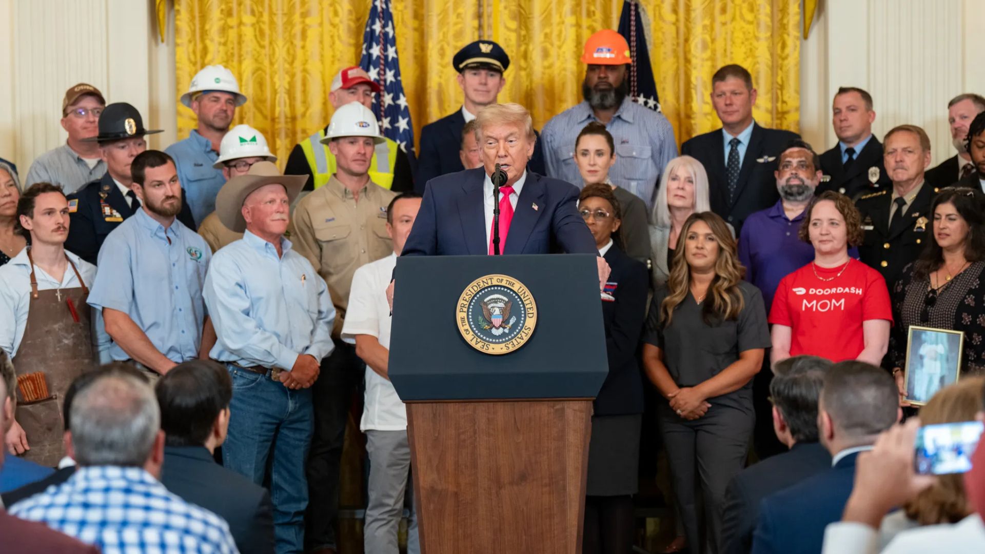 Dự luật “Lớn và Đẹp” của Trump được thông qua, cắt giảm năng lượng mặt trời, tài trợ cho các sứ mệnh sao Hỏa