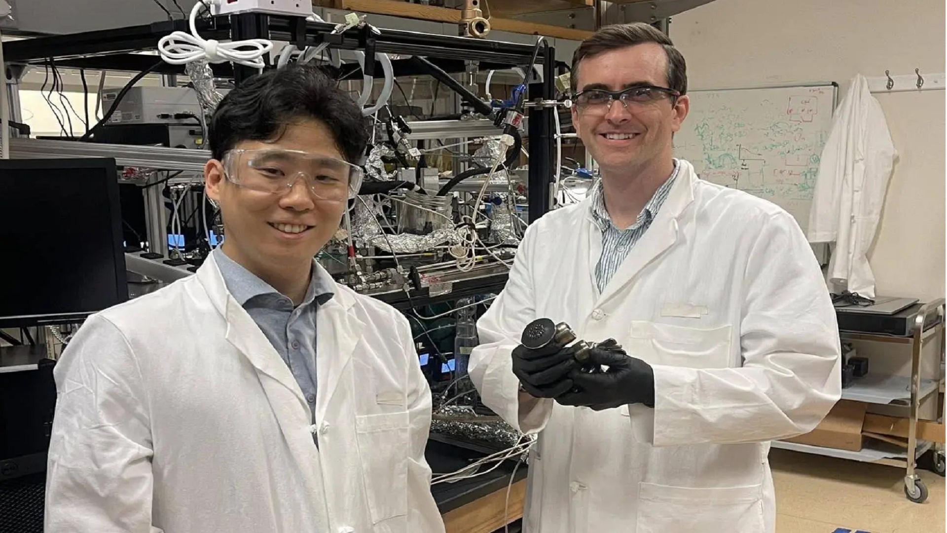 New method pulls CO2 from air using cold air, simple sorbents