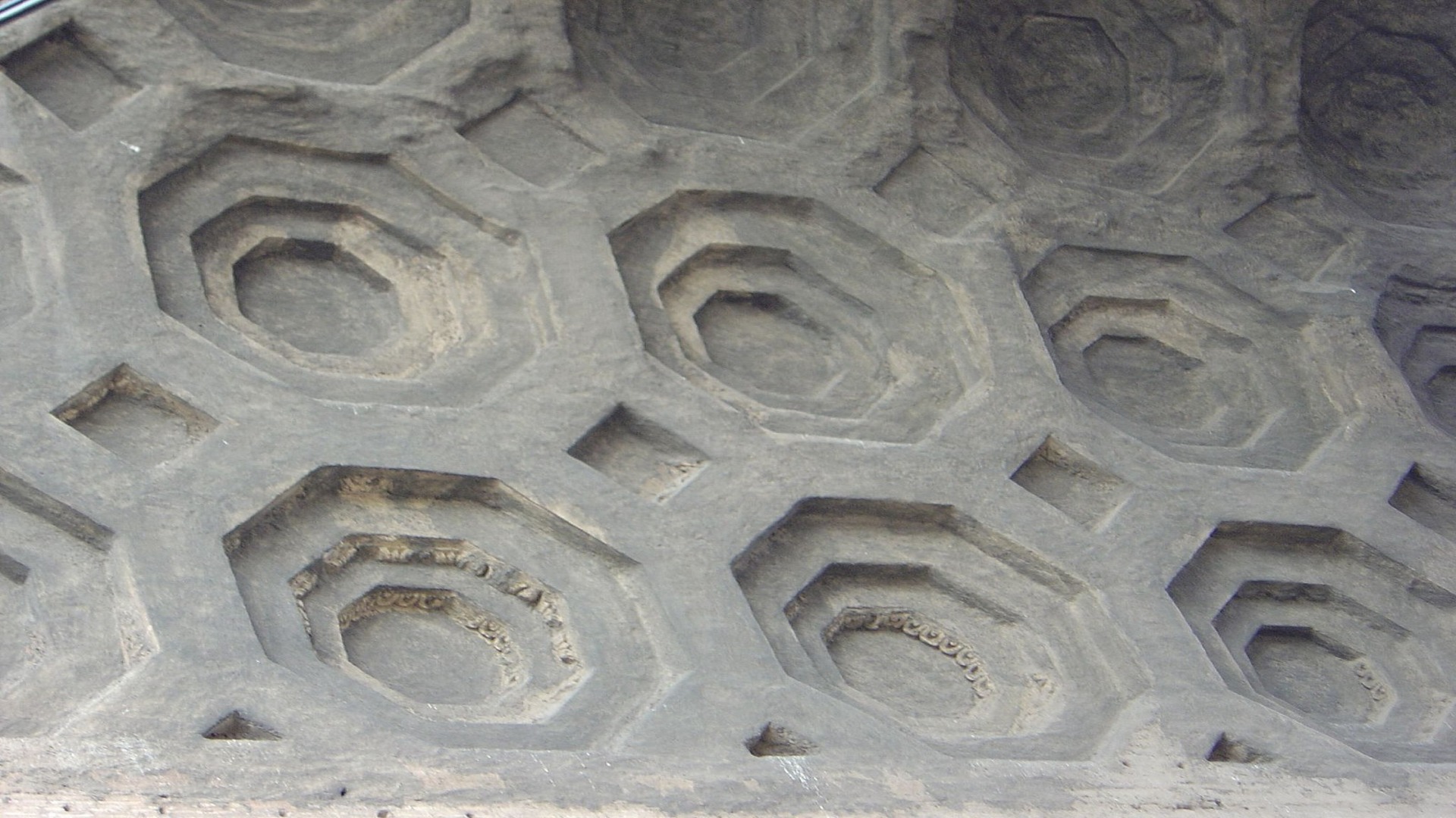 Remarkable longevity of Roman concrete could build sustainable future