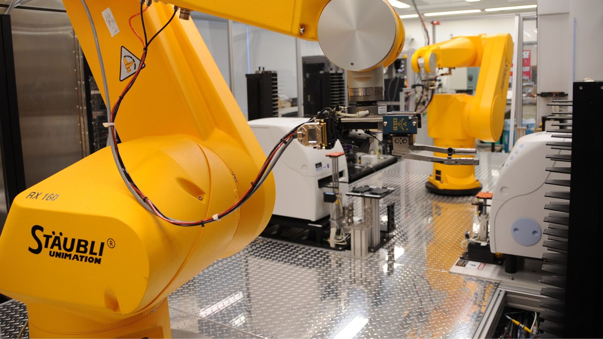 Mỹ khai trương phòng thí nghiệm robot tự lái đầu tiên trên thế giới dành cho công nghệ lượng tử thế hệ tiếp theo