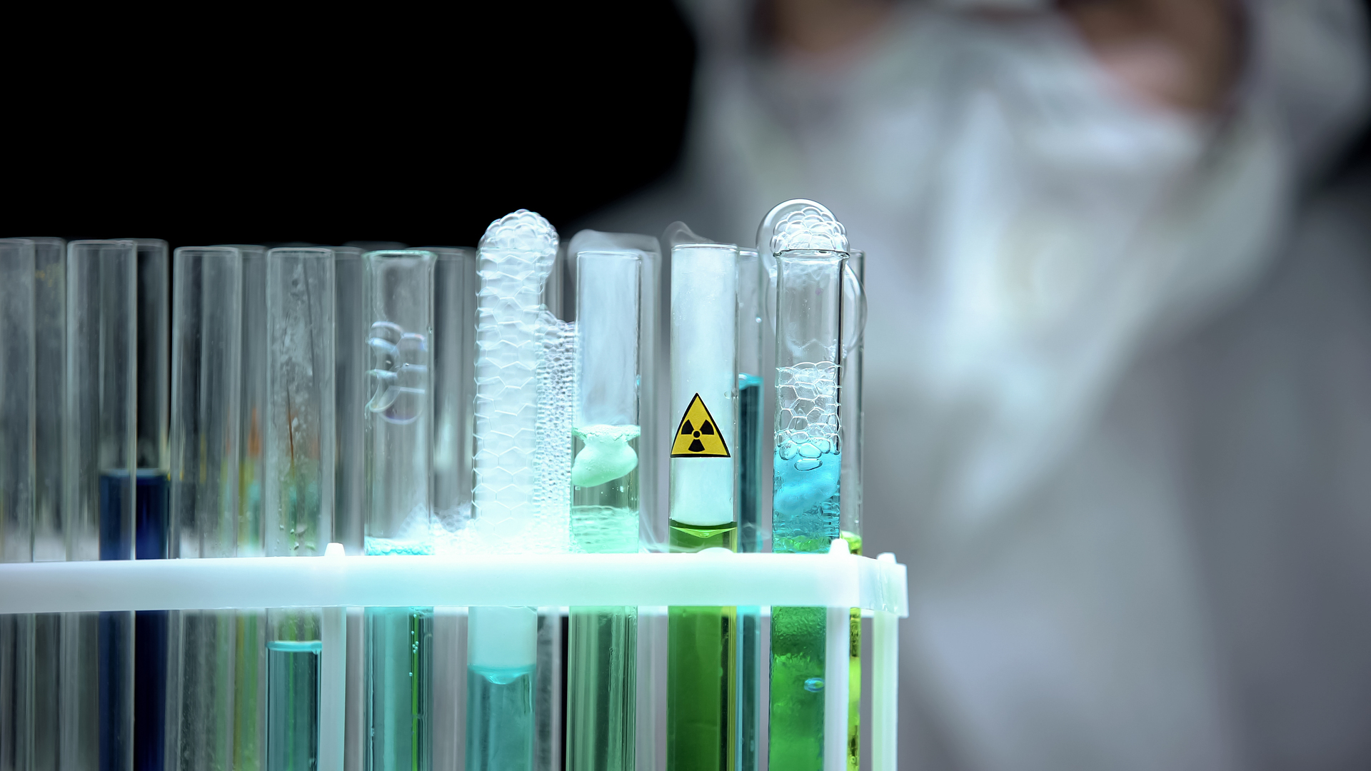 New magnetic model explains why delta-plutonium shrinks when heated