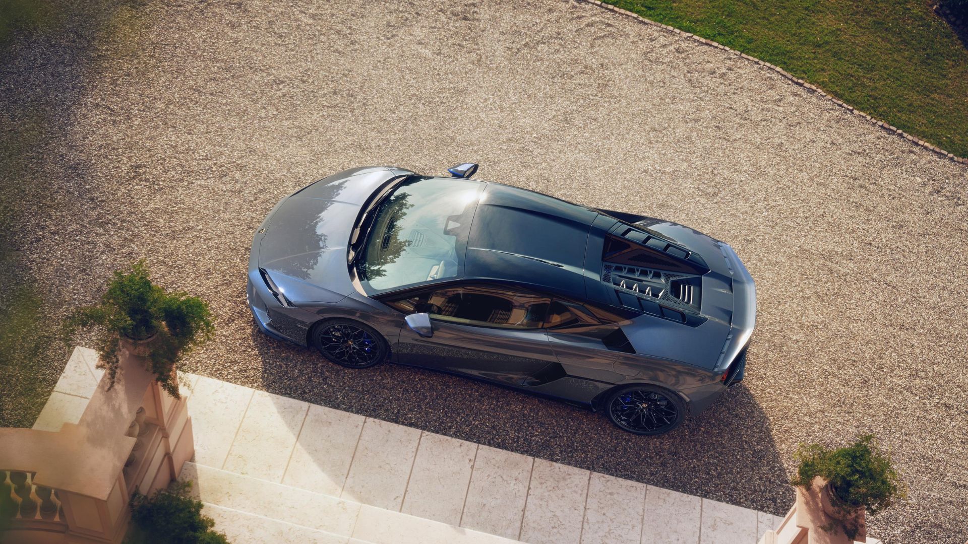 Lamborghini unveils exclusive V8 supercar with 213 mph top speed