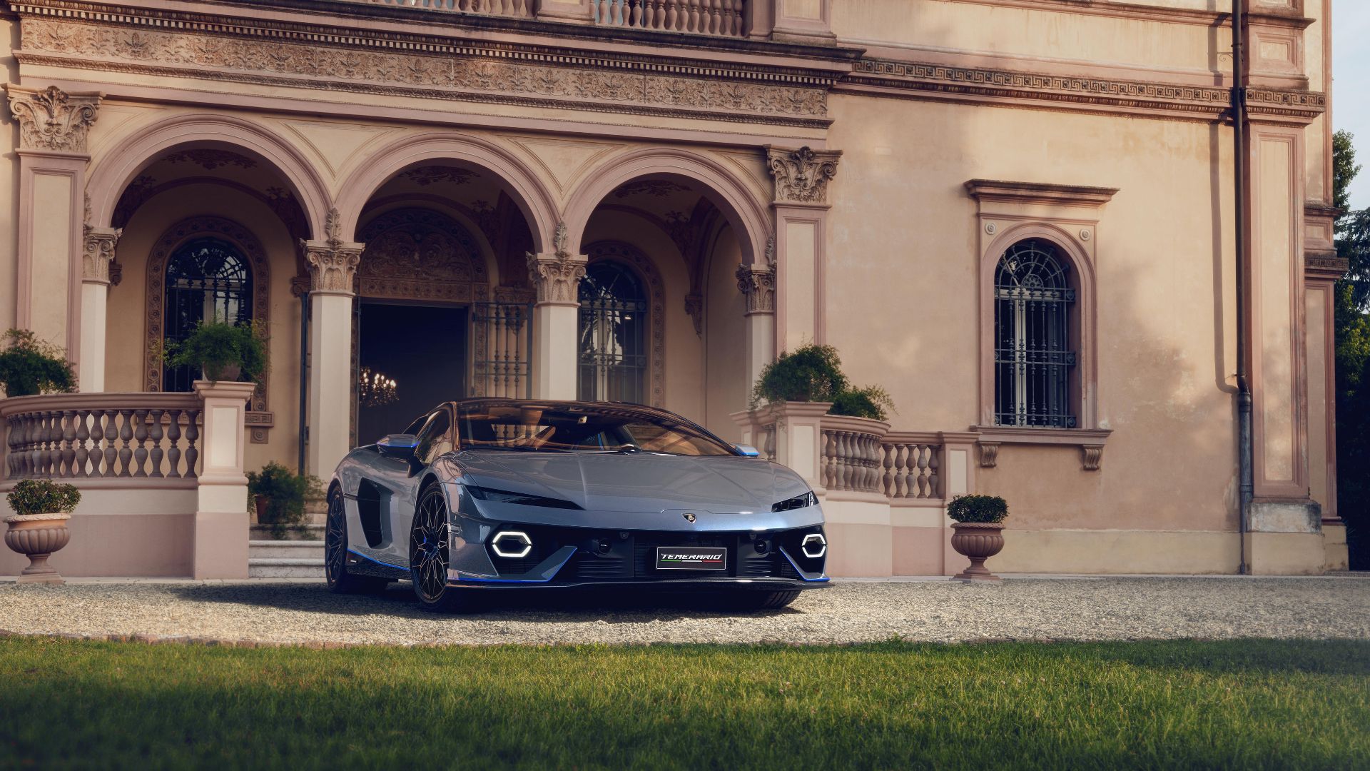 Lamborghini unveils exclusive V8 supercar with 213 mph top speed