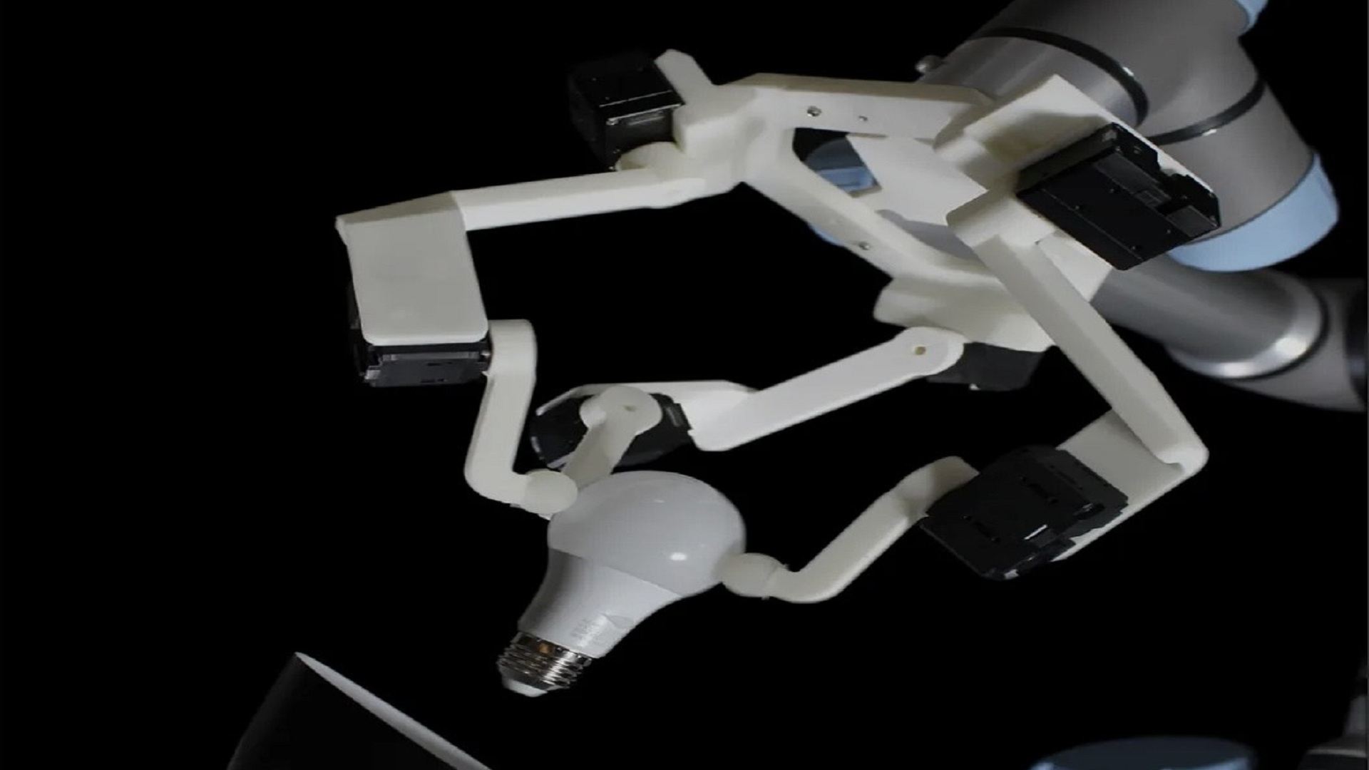 New robot grip twists, turns, and rolls objects in tight spaces