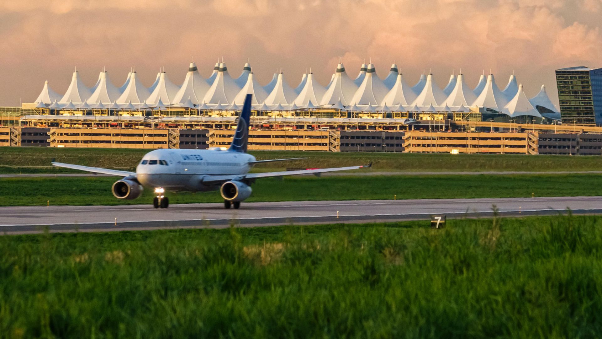 US airport to explore small nuclear reactor for clean energy future