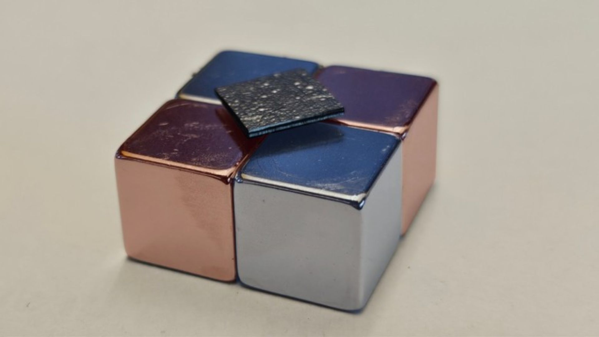 Acoustic levitation device handles delicate items without contact
