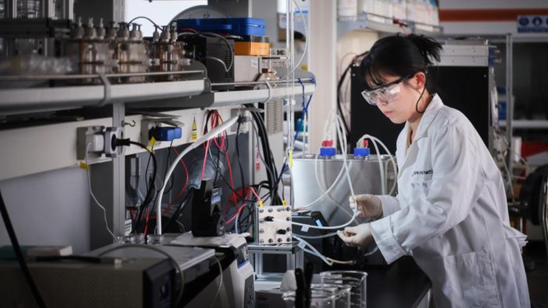 Carbon cloth electrode produces hydrogen for 800 hours in seawater