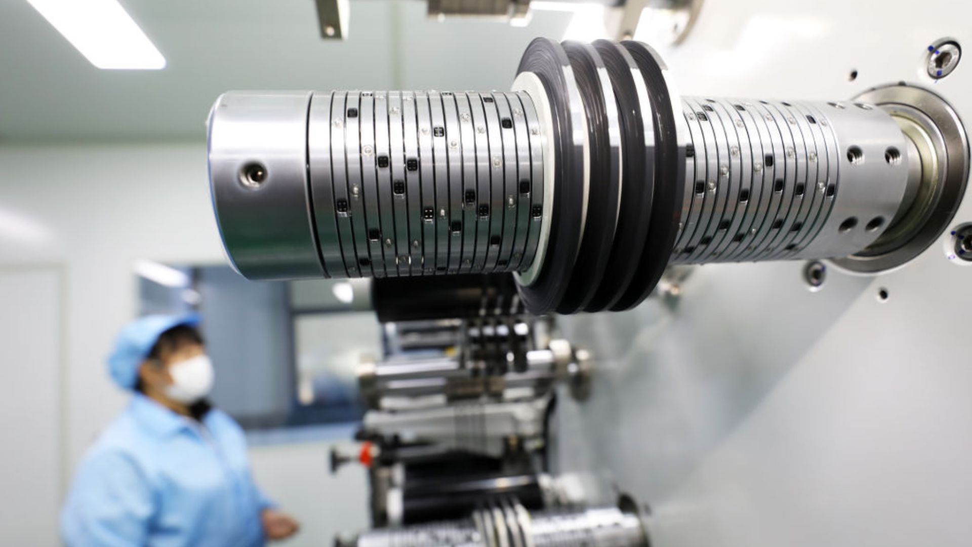 Dead EV batteries hold 80% lithium, offering recycling potential