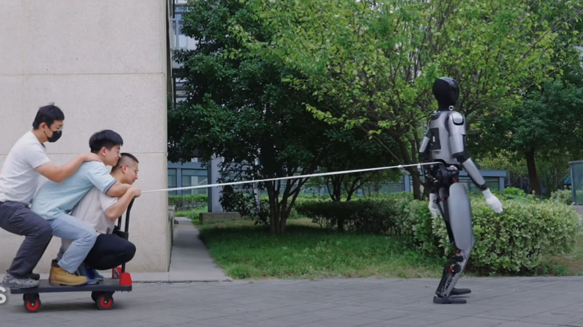 Watch: China’s MagicBot humanoid robot pulls 551 pounds with ease -65 Main, SEO
