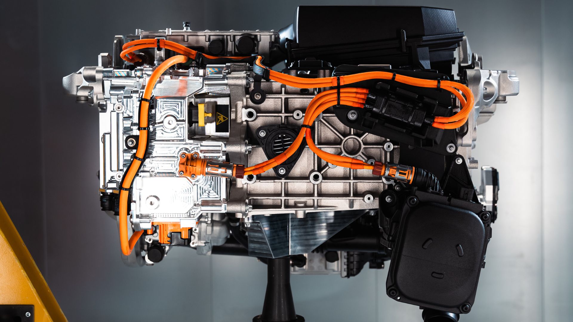 BMW's third-gen hydrogen fuel cell to boost range with 25% less body