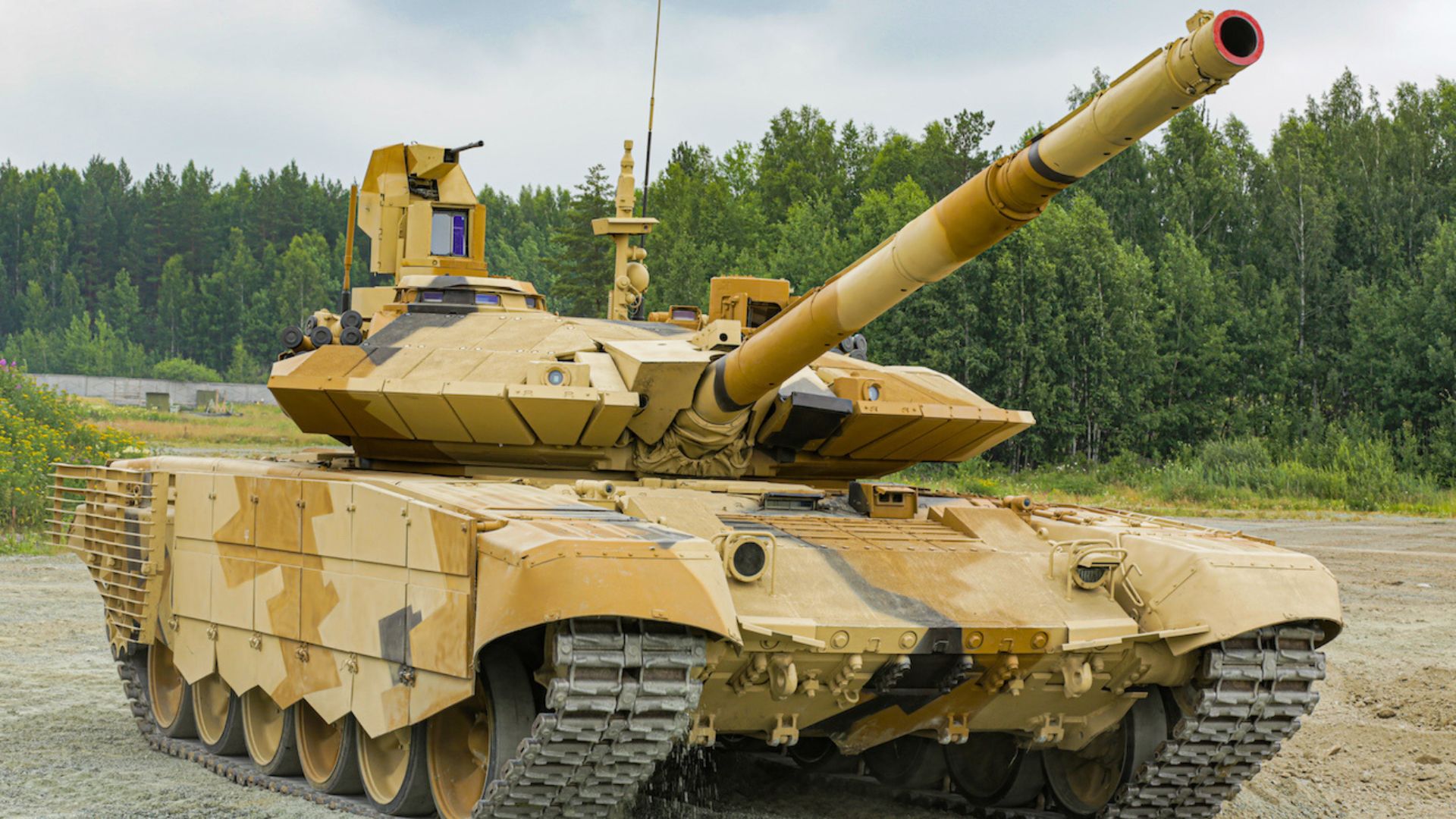 Russia reportedly deploys display tank after huge losses in Ukraine