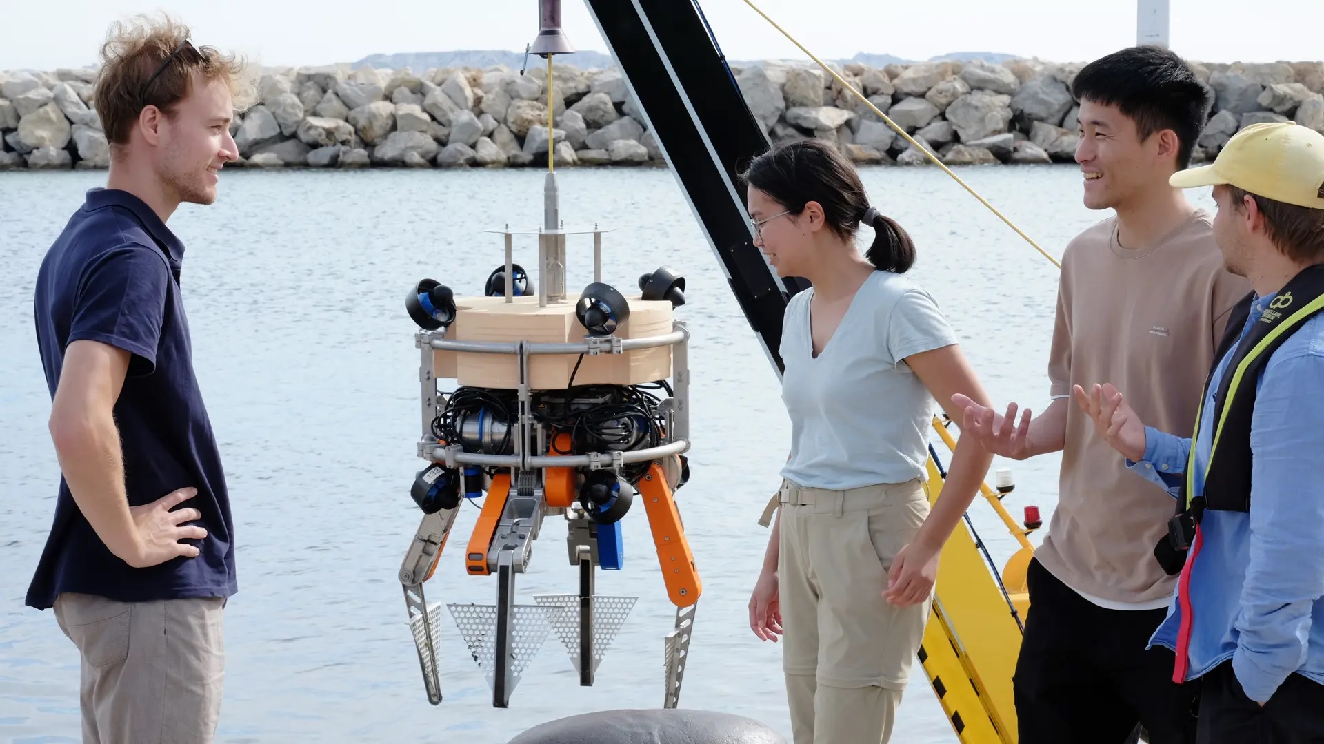 Robot with AI vision and 4,000-Newton grip targets marine pollution
