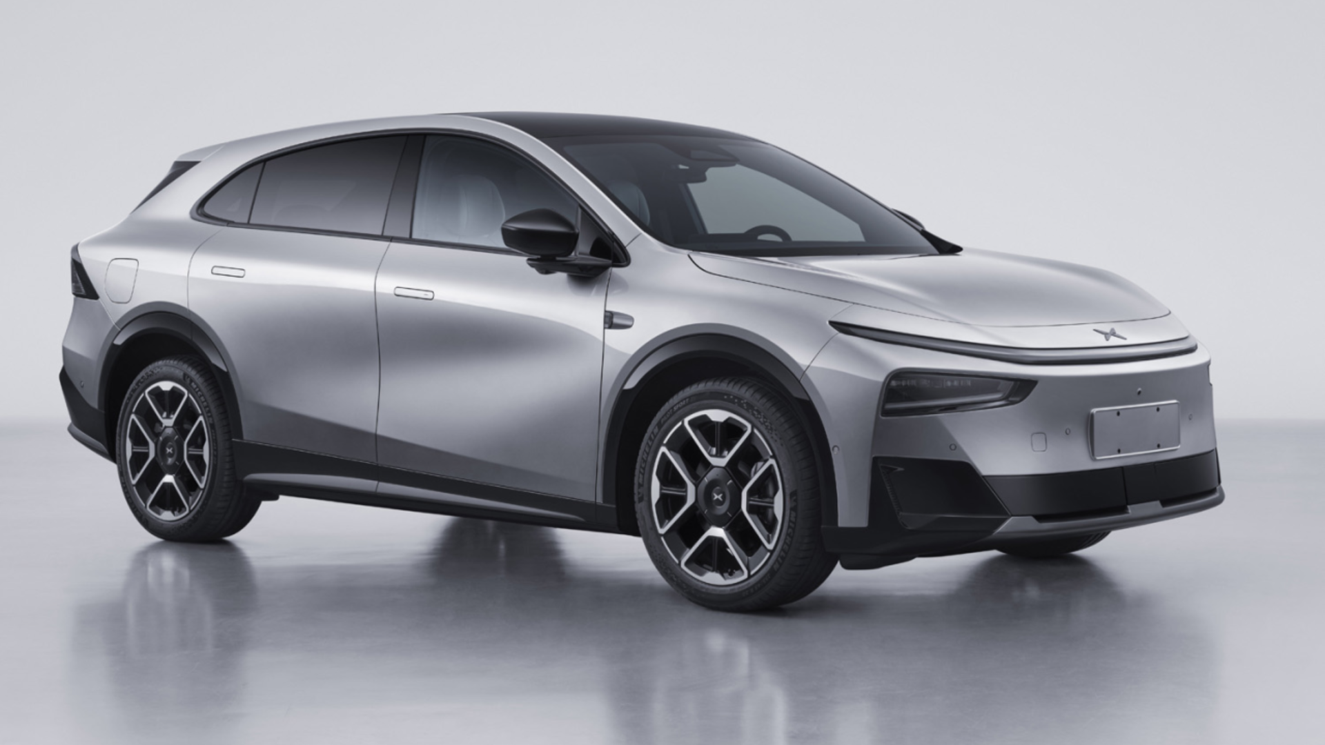 Chinese firm's 440 hp electric SUV promises built-in range extender