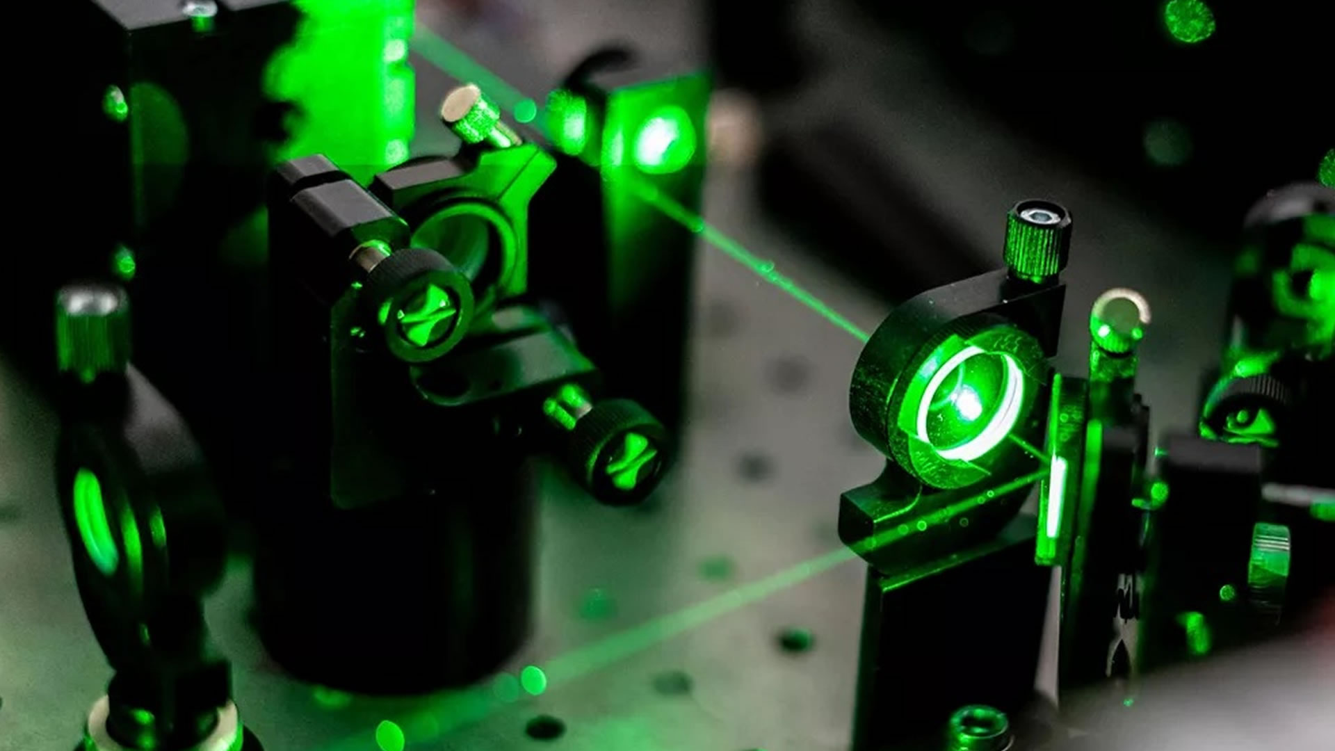 US scientists' light-emitting material could revolutionize photonics