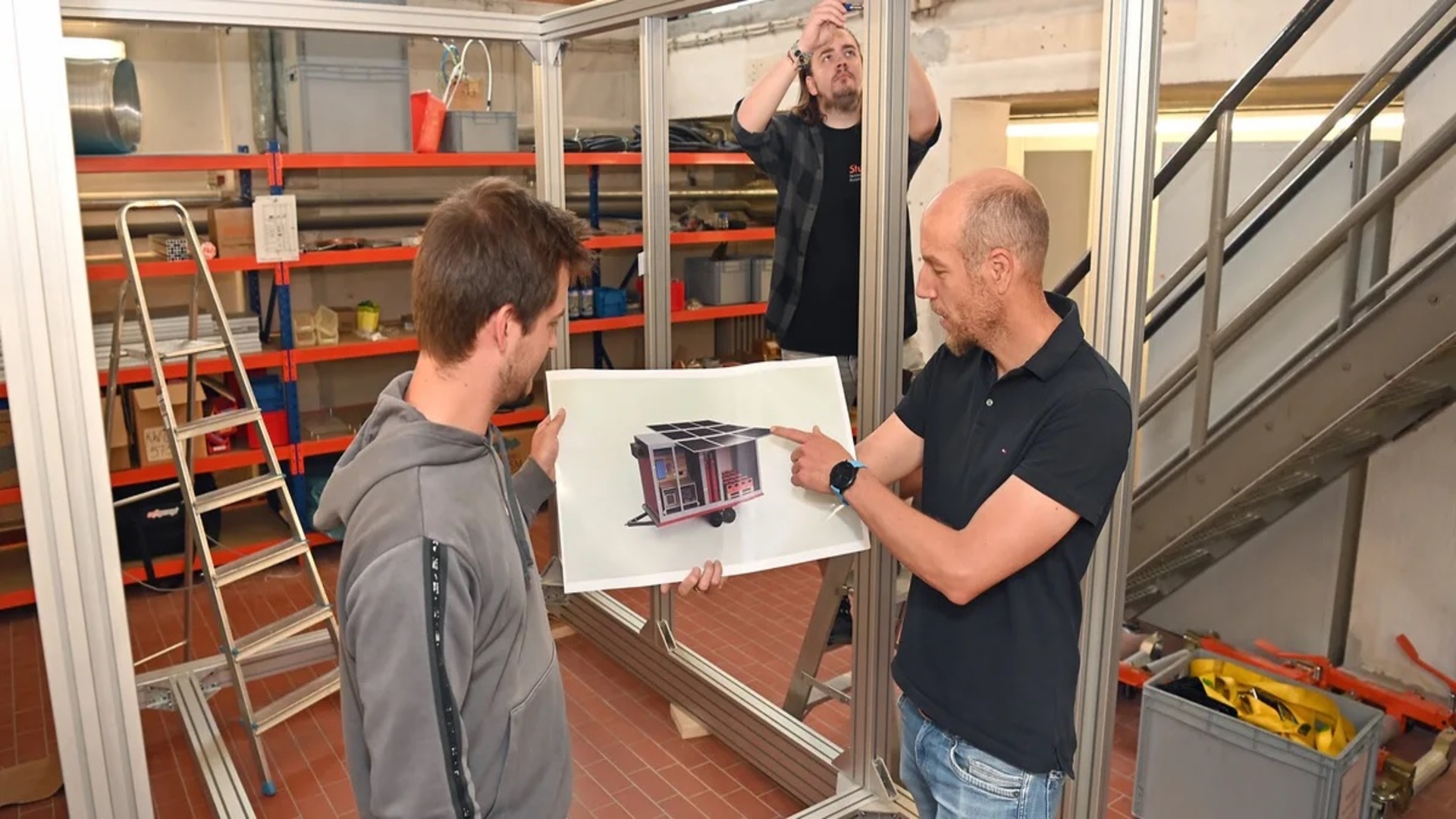German students build mobile energy trailer using solar, battery and hydrogen