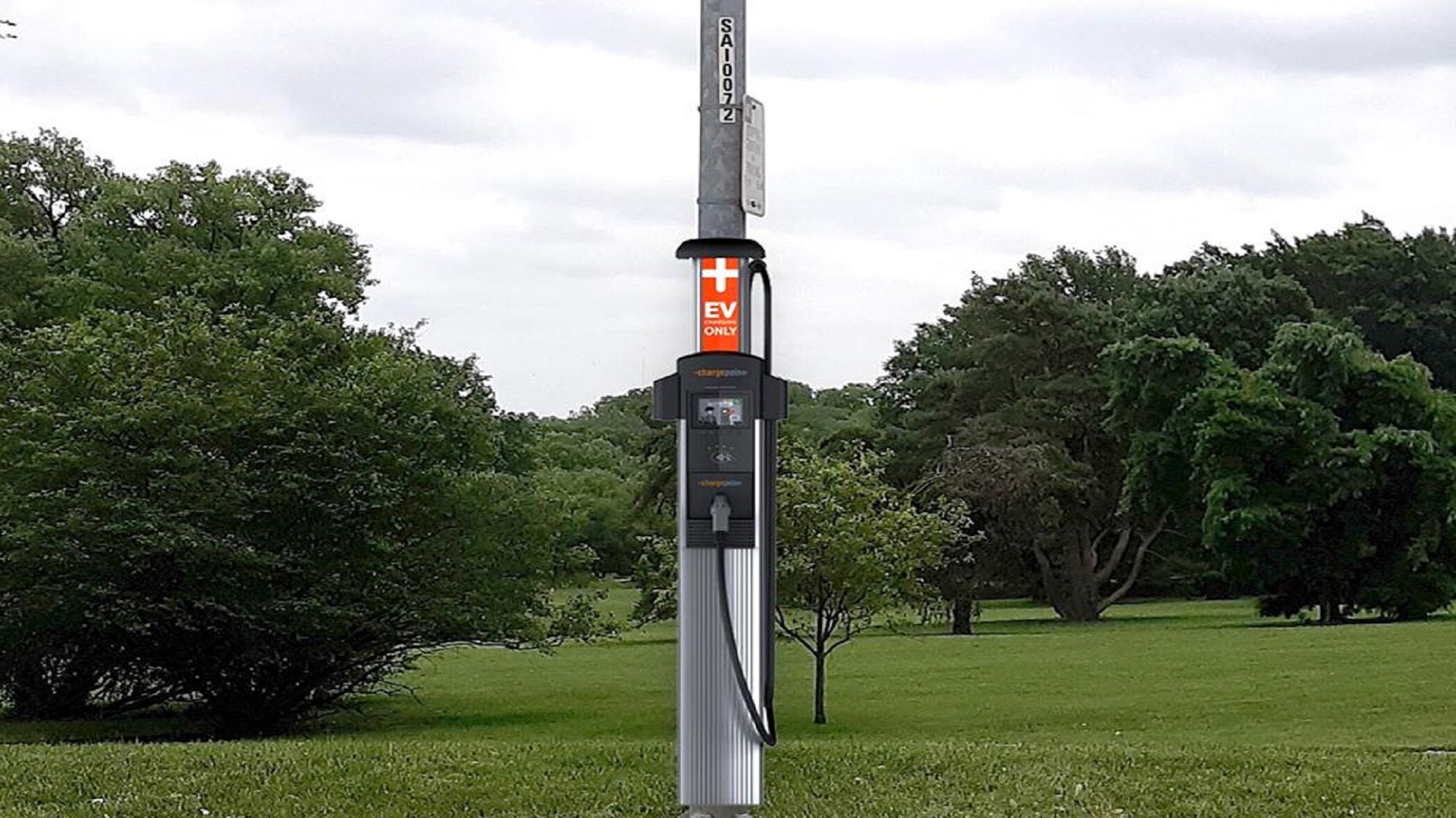 Researchers turn streetlights into low-cost EV charging solution