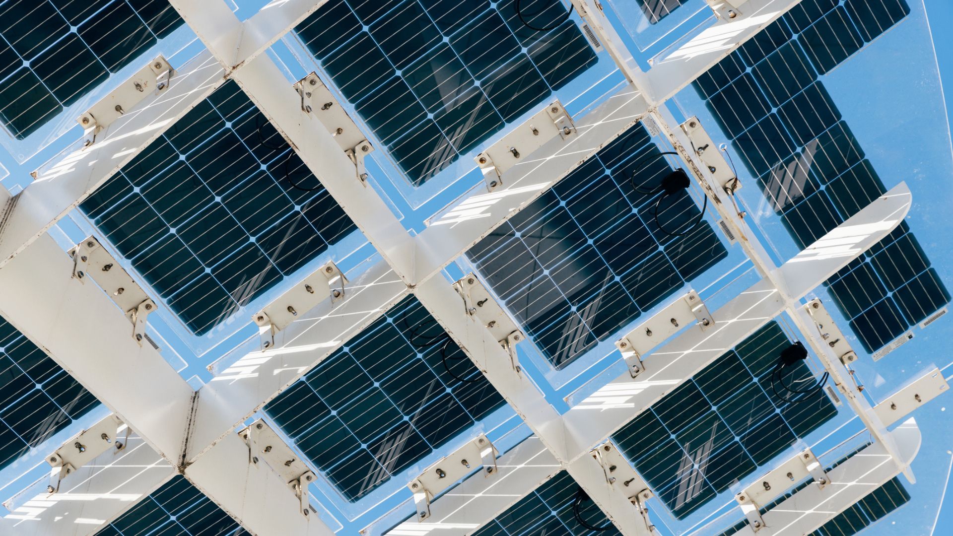 Pin mặt trời perovskite vô cơ đạt hiệu suất cao nhất từ trước đến nay
