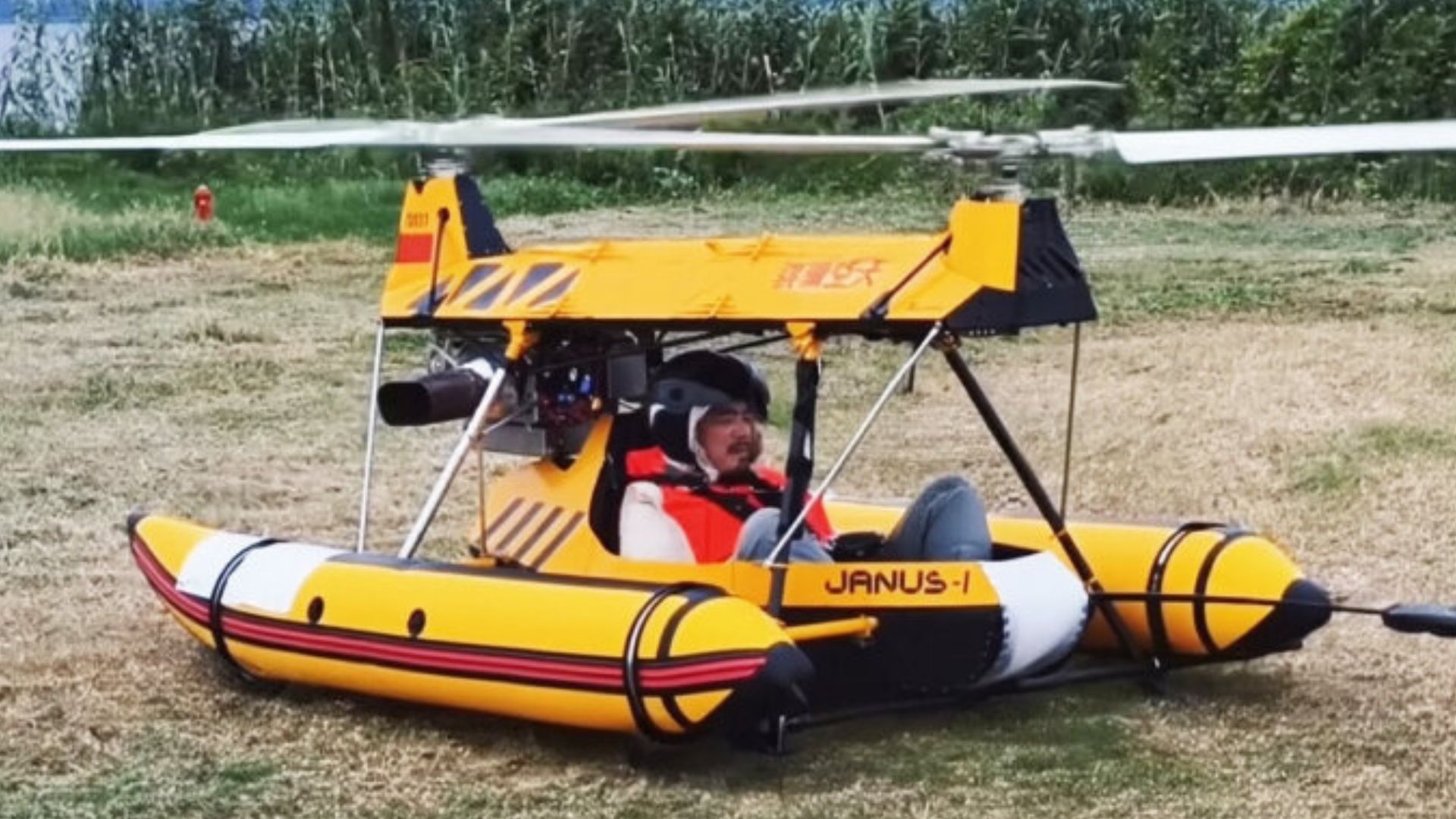 Foldable flying suitcase Janus-I takes off as a personal aircraft