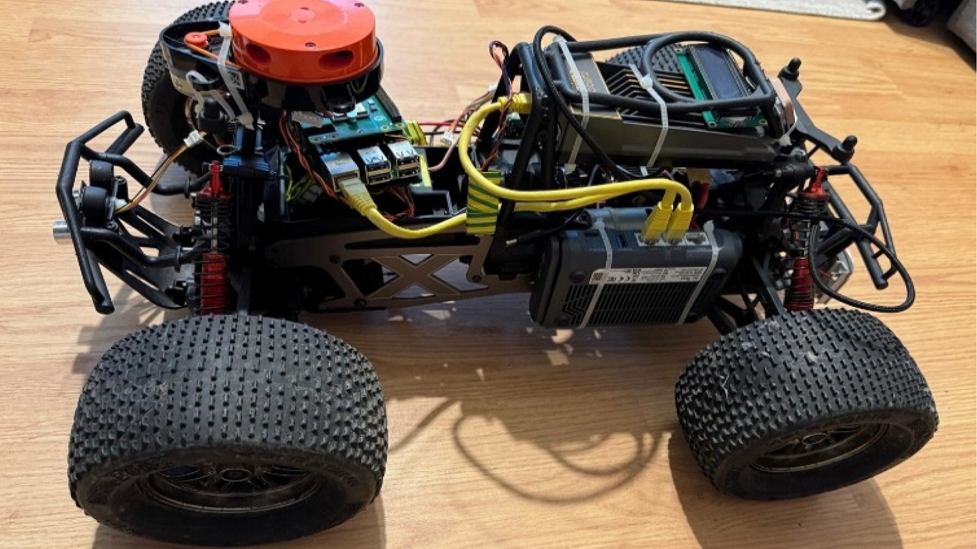 Autonomous ARGUS robot tracks hackers and guards physical spaces