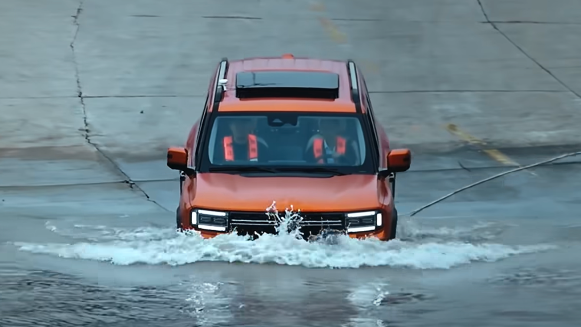 World-first: China's hybrid EV conquers 22-minute journey across Yangtze