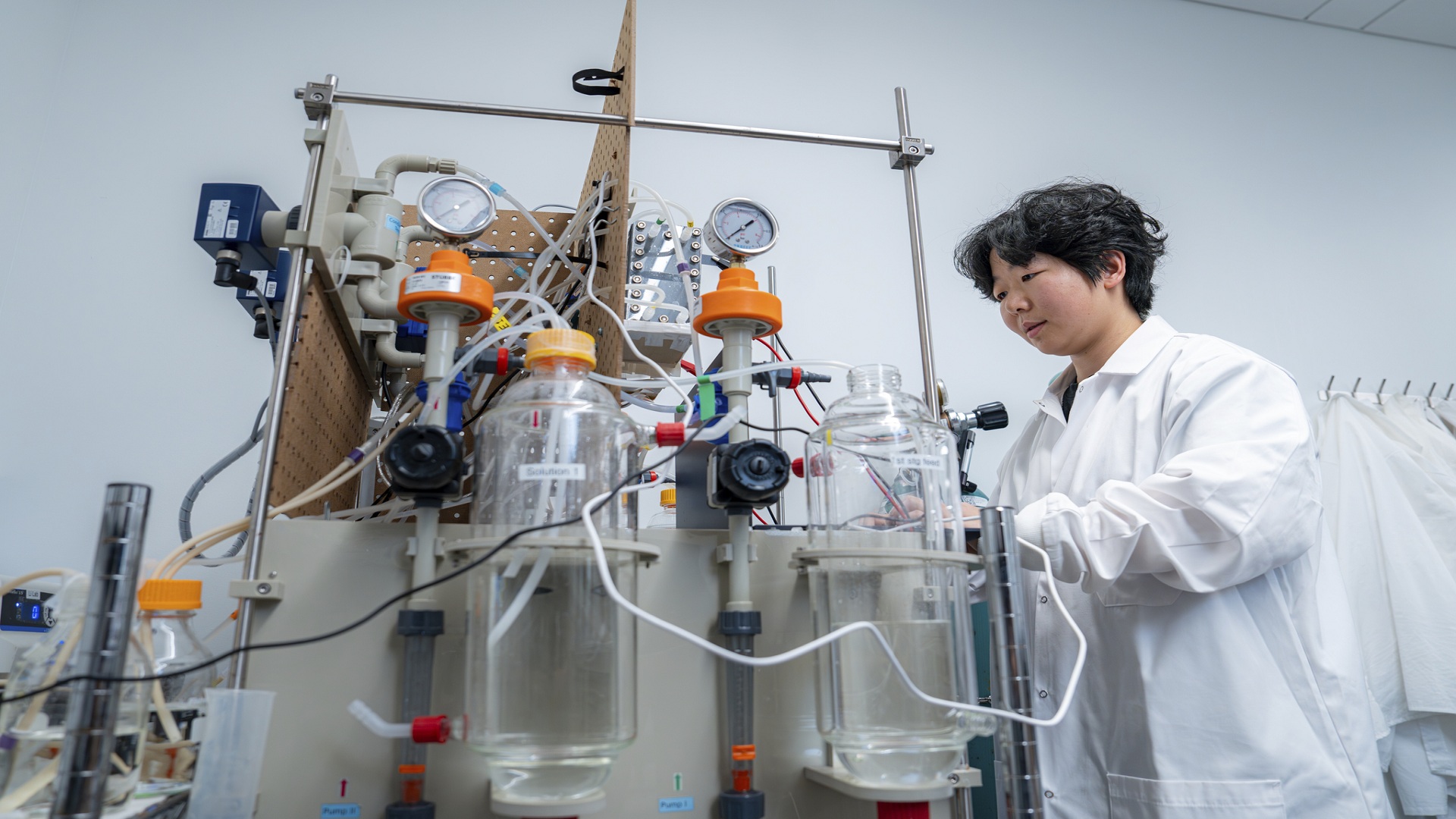 Membrane extracts lithium from brines faster, cleaner for batteries