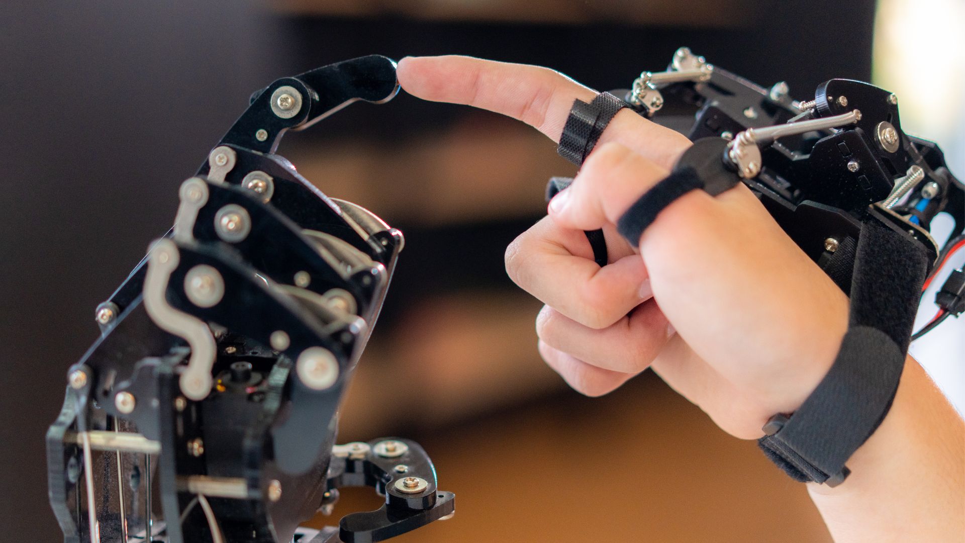 UK teen student’s robot hand performs like research models UK teen student’s robot hand performs like research models