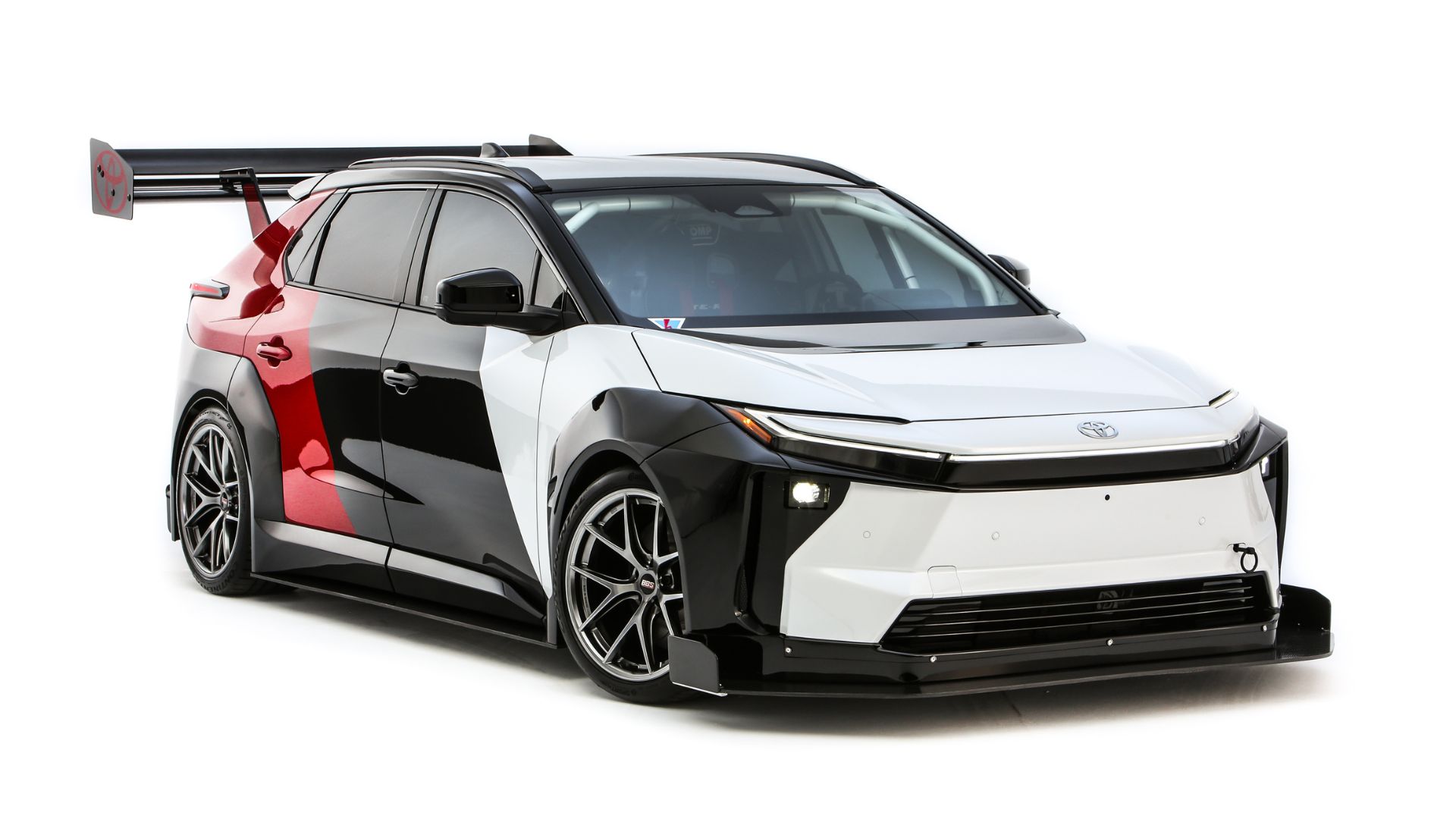 Ý tưởng 'Time Attack' chạy hoàn toàn bằng điện đầu tiên của Toyota với công suất 400 mã lực ra mắt trên đường đua