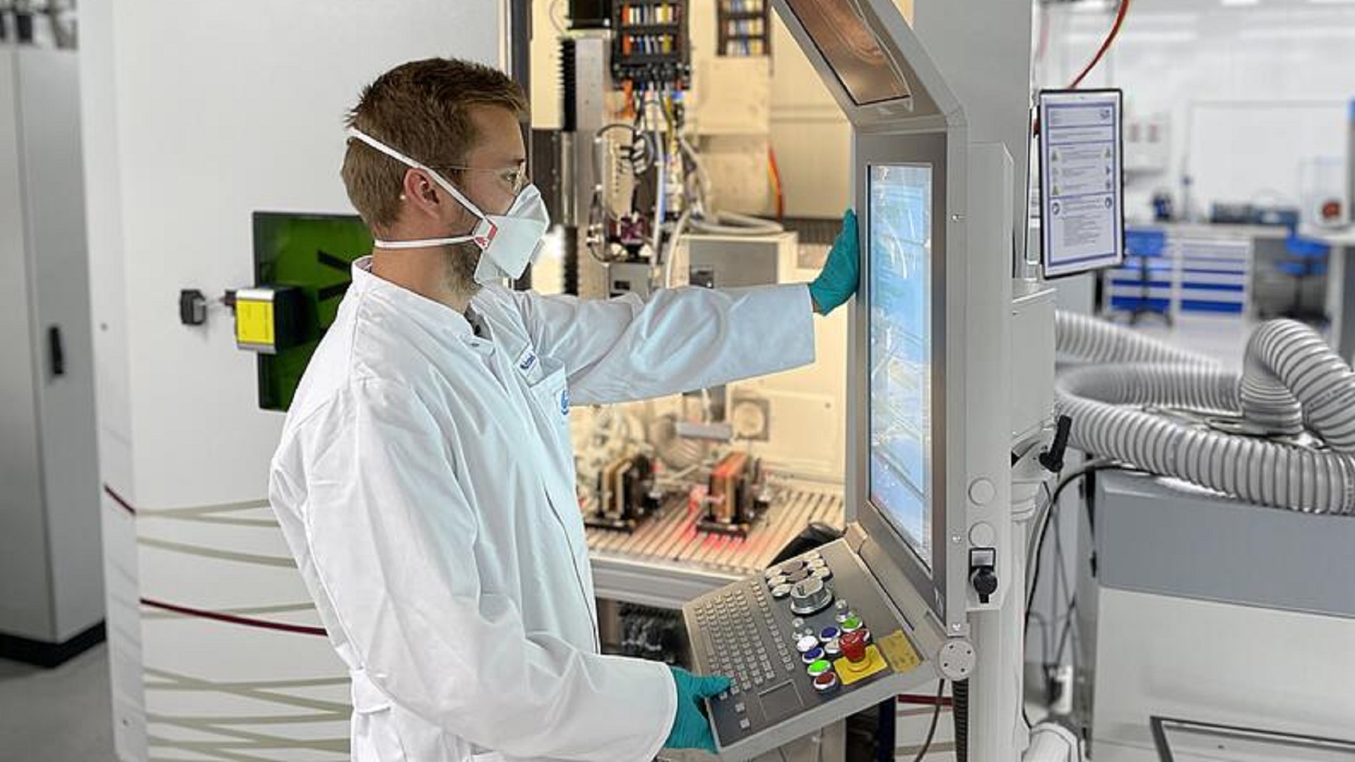 Pin lithium-ion đạt mật độ cao hơn 250% với cực âm bằng silicon