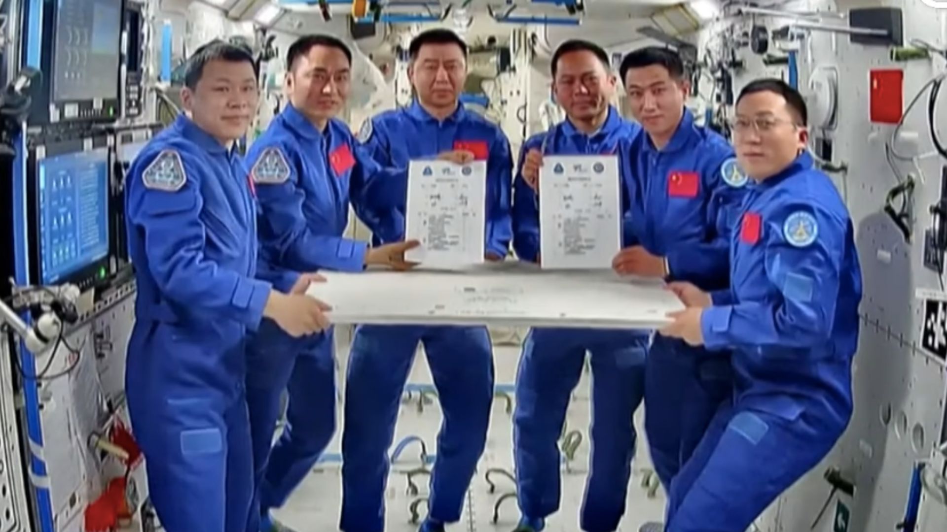 Suspected space debris strike postpones scheduled return of Chinese astronauts