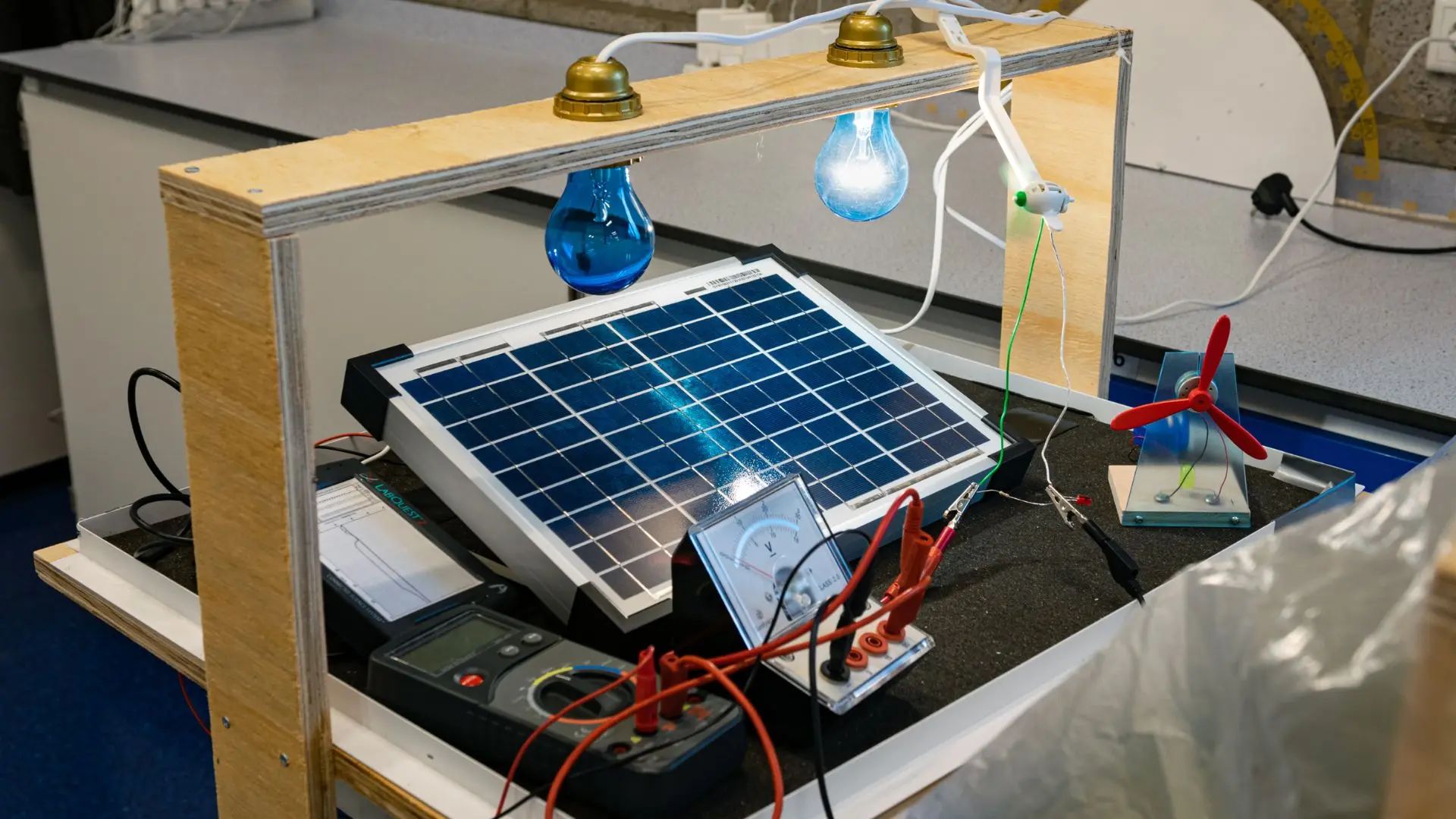 Hệ thống lai năng lượng mặt trời - hạt nhân của Trung Quốc nâng cao độ tin cậy lưới điện trên 98%