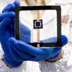 Pin mặt trời chịu nhiệt đột phá giữ lại 96% hiệu suất ngay cả sau 1.200 giờ sử dụng