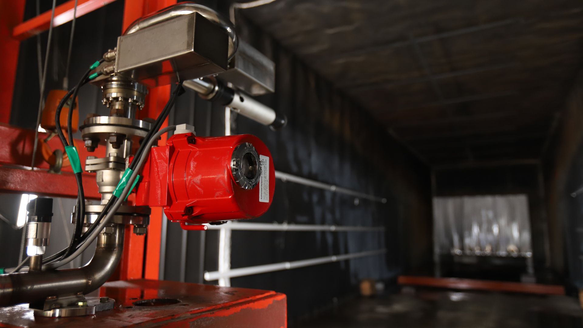 Hệ thống chữa cháy bằng AI đầu tiên trên thế giới dập tắt đám cháy dầu trên tàu biển