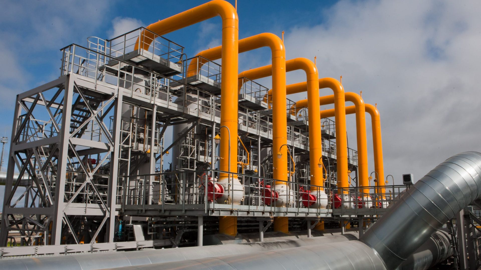 Các nhà khoa học sử dụng chất xúc tác để chuyển đổi metan thành các hợp chất sinh học hoạt tính